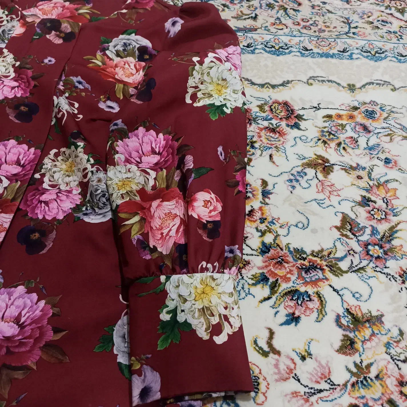 پیراهن زرشکی تازه دوخته شده|لباس|میاندوآب, |دیوار