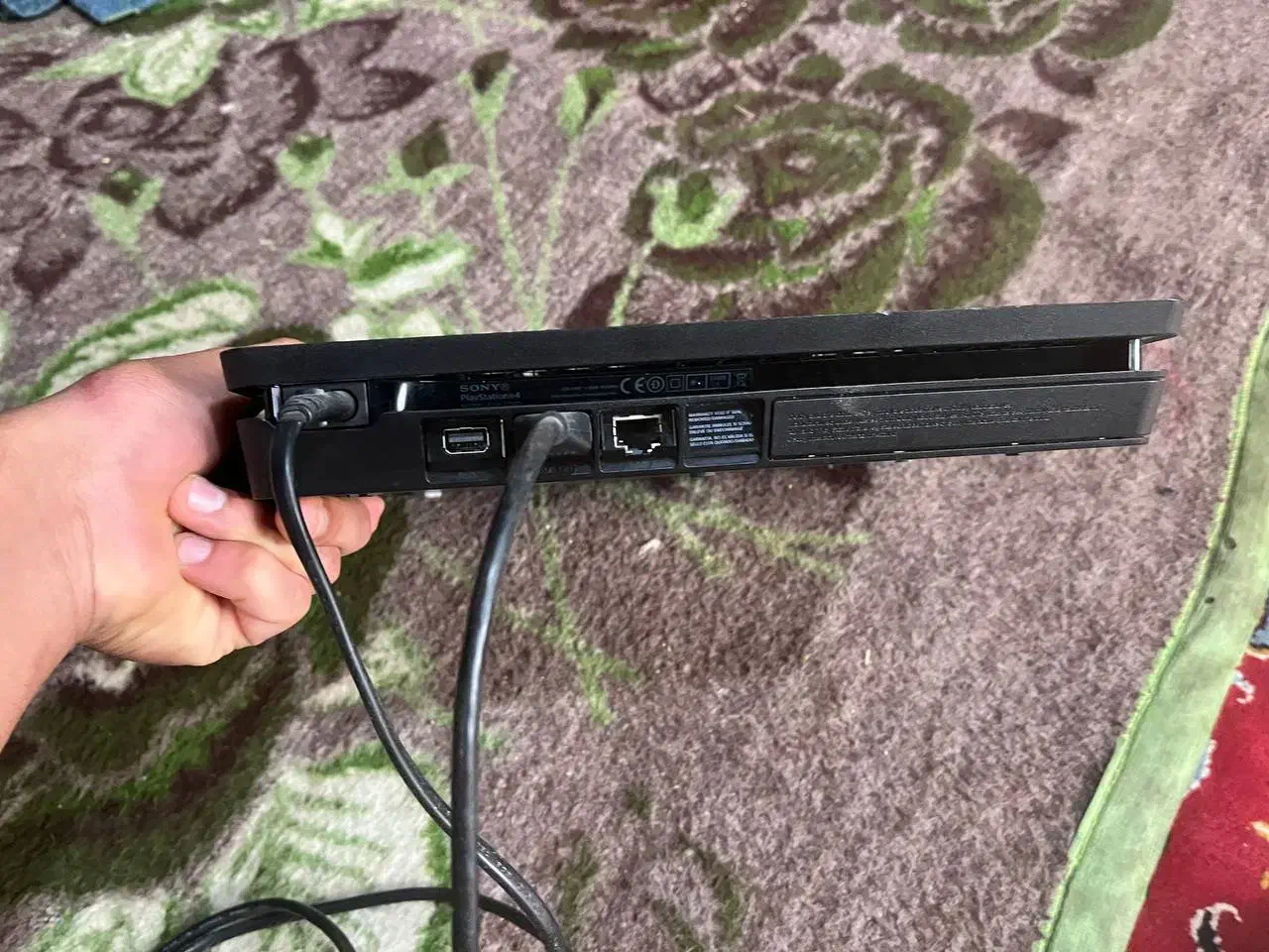 یک عدد ،ps4 تمیز با کارتون و همچی تک دستع  اسلیم|کنسول، بازی ویدئویی و آنلاین|جیرفت, |دیوار