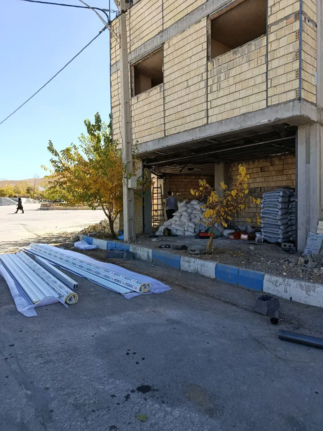 نصب خدمات انواع درب های اتوماتیک (کرکره‌)|خدمات پیشه و مهارت|اصفهان, خرم|دیوار