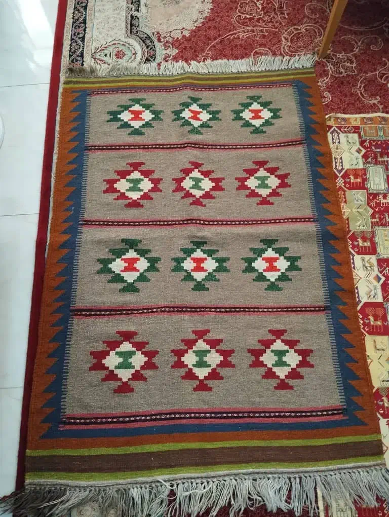 دوعدد گلیم فرش یک در یکنیم دست بافت زیبا|گلیم، جاجیم، گبه|شیراز, جوادیه|دیوار