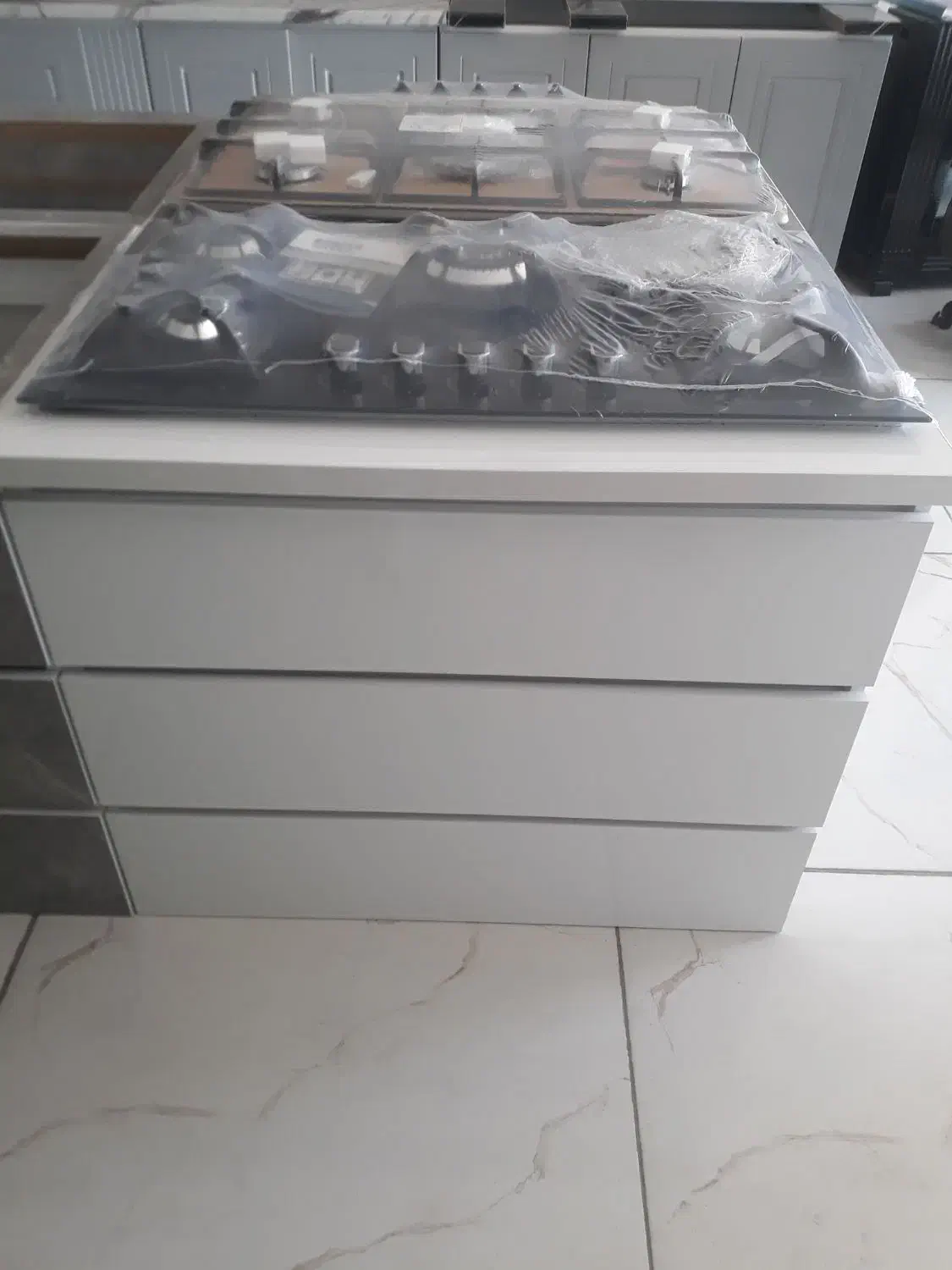 کابینت زیرگازی اماده با برش و دستگیره مخفی|مصالح و تجهیزات ساختمان|هشتگرد, هشتگرد قدیم|دیوار