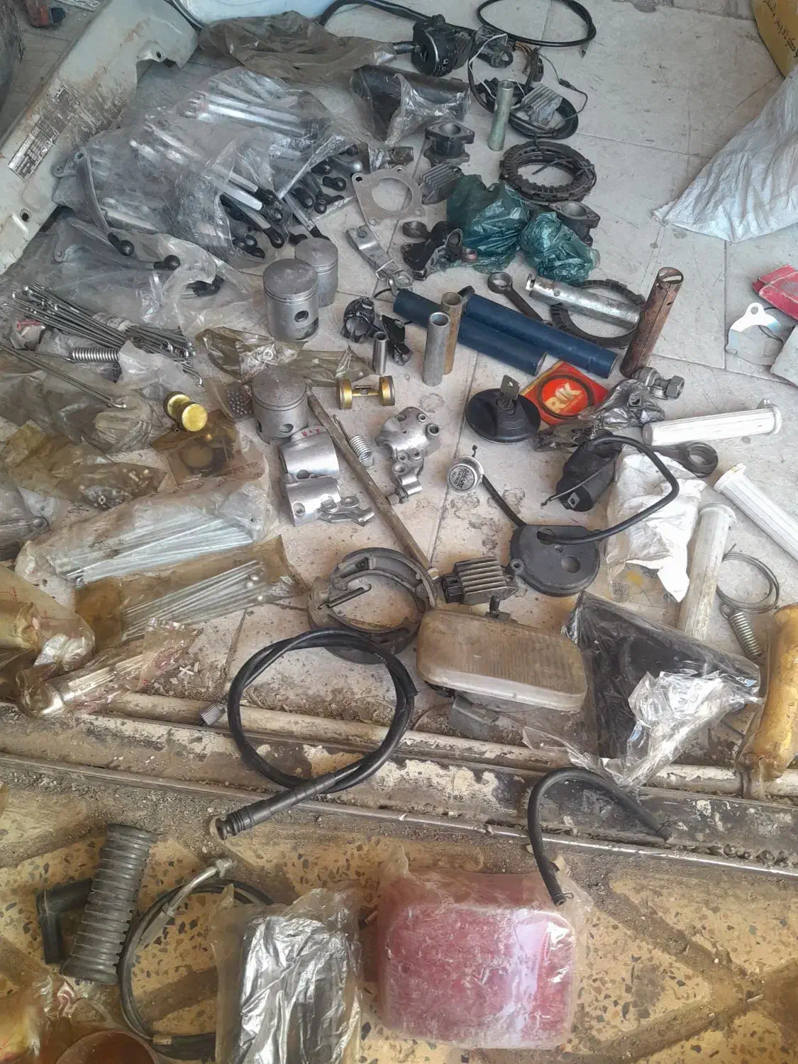 قطعات موتور سیکلت|قطعات یدکی و لوازم جانبی|زنجان, |دیوار