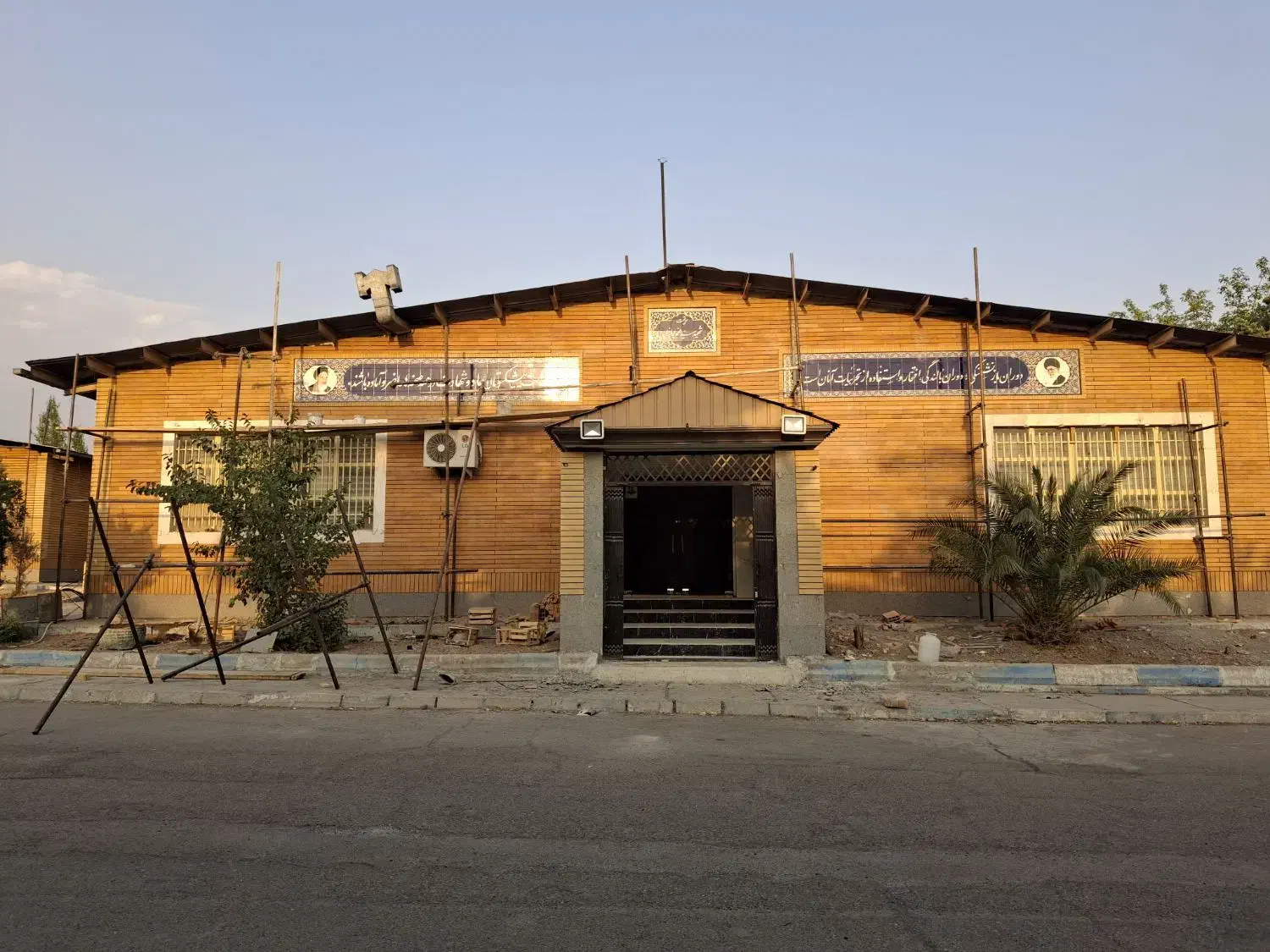 به یک بنای آجرکاری نبازد مندیم|استخدام معماری، عمران و ساختمانی|همدان, |دیوار