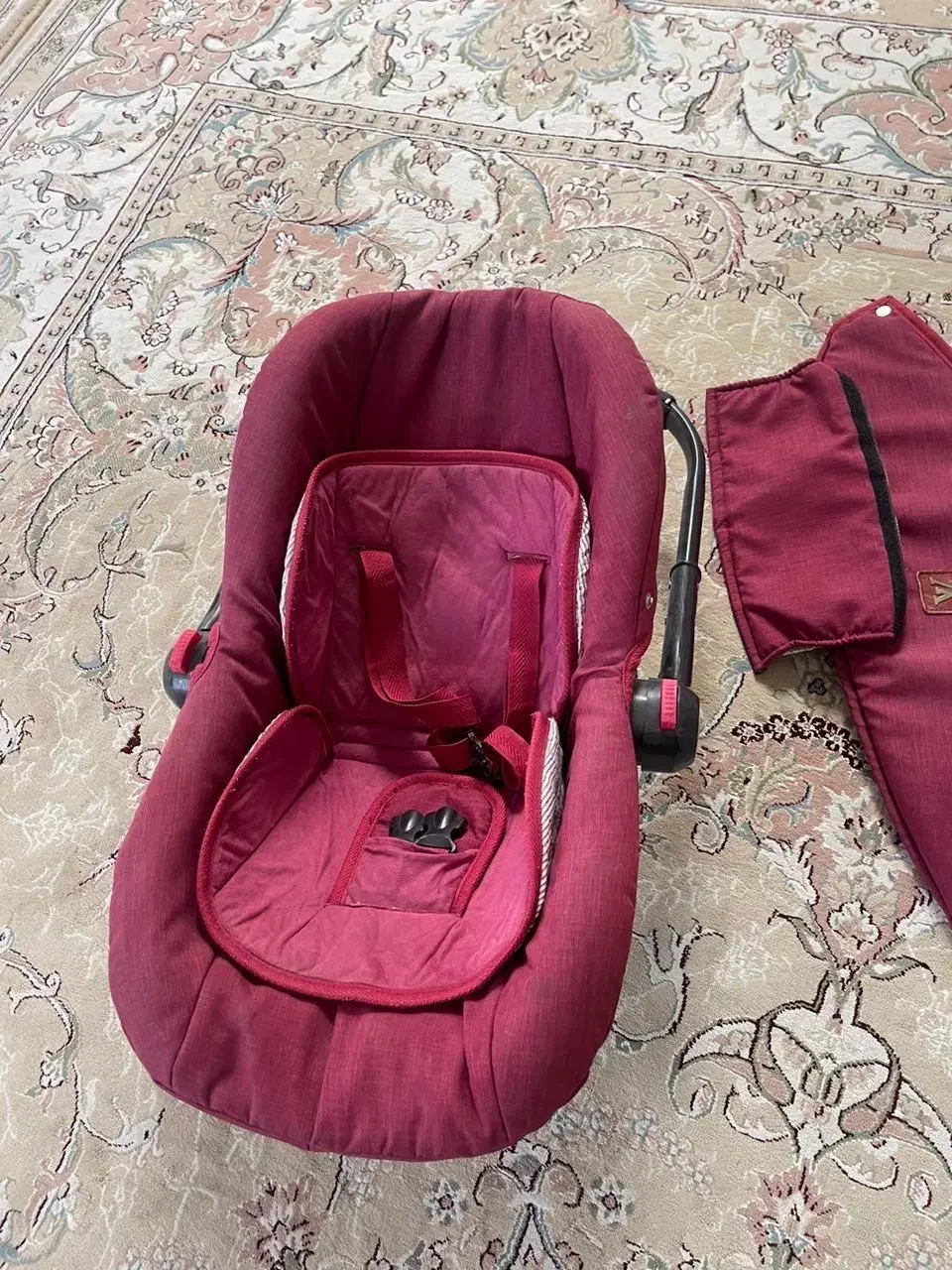 کریر کودک|کالسکه و لوازم جانبی|شاهین‌شهر, پاسداران|دیوار