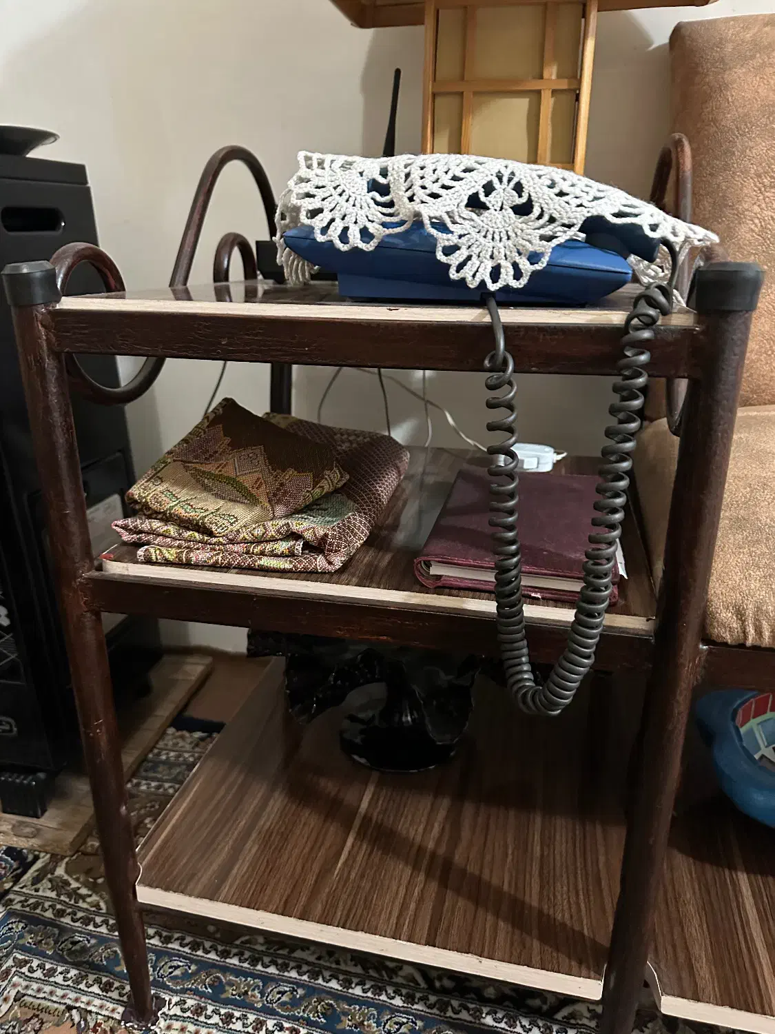 میز تلفن|میز تلفن|رشت, باهنر|دیوار