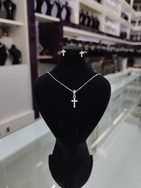 نیم ست دخترانه ظریف نقره|جواهرات|اصفهان, نقش جهان|دیوار