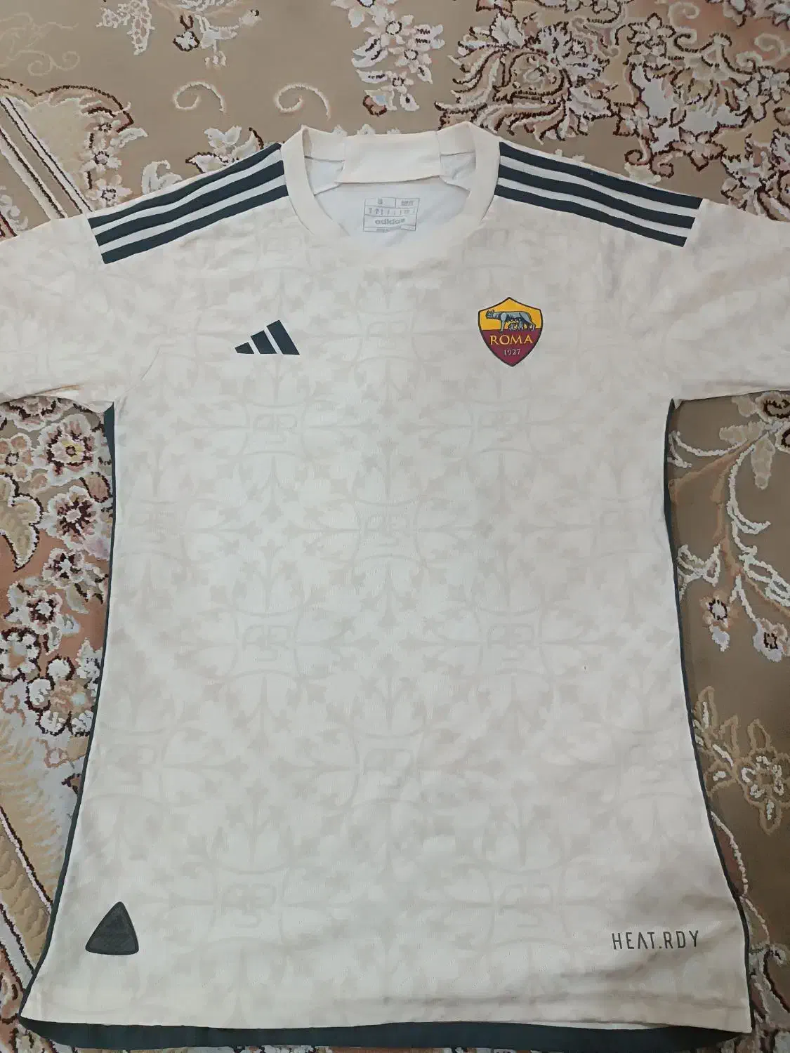 لباس فرانچسکو توتی|لباس|وحیدیه, |دیوار