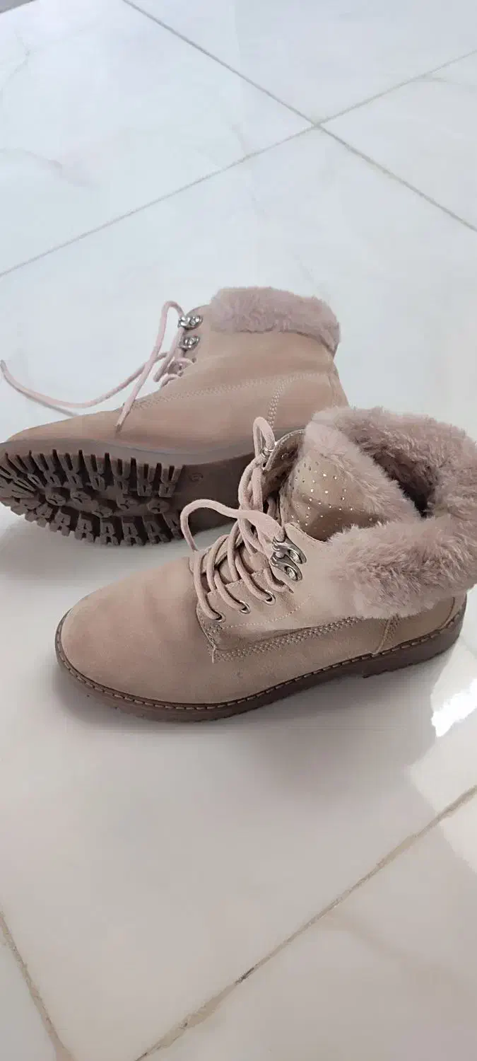 پوتین|کیف، کفش، کمربند|سنندج, |دیوار