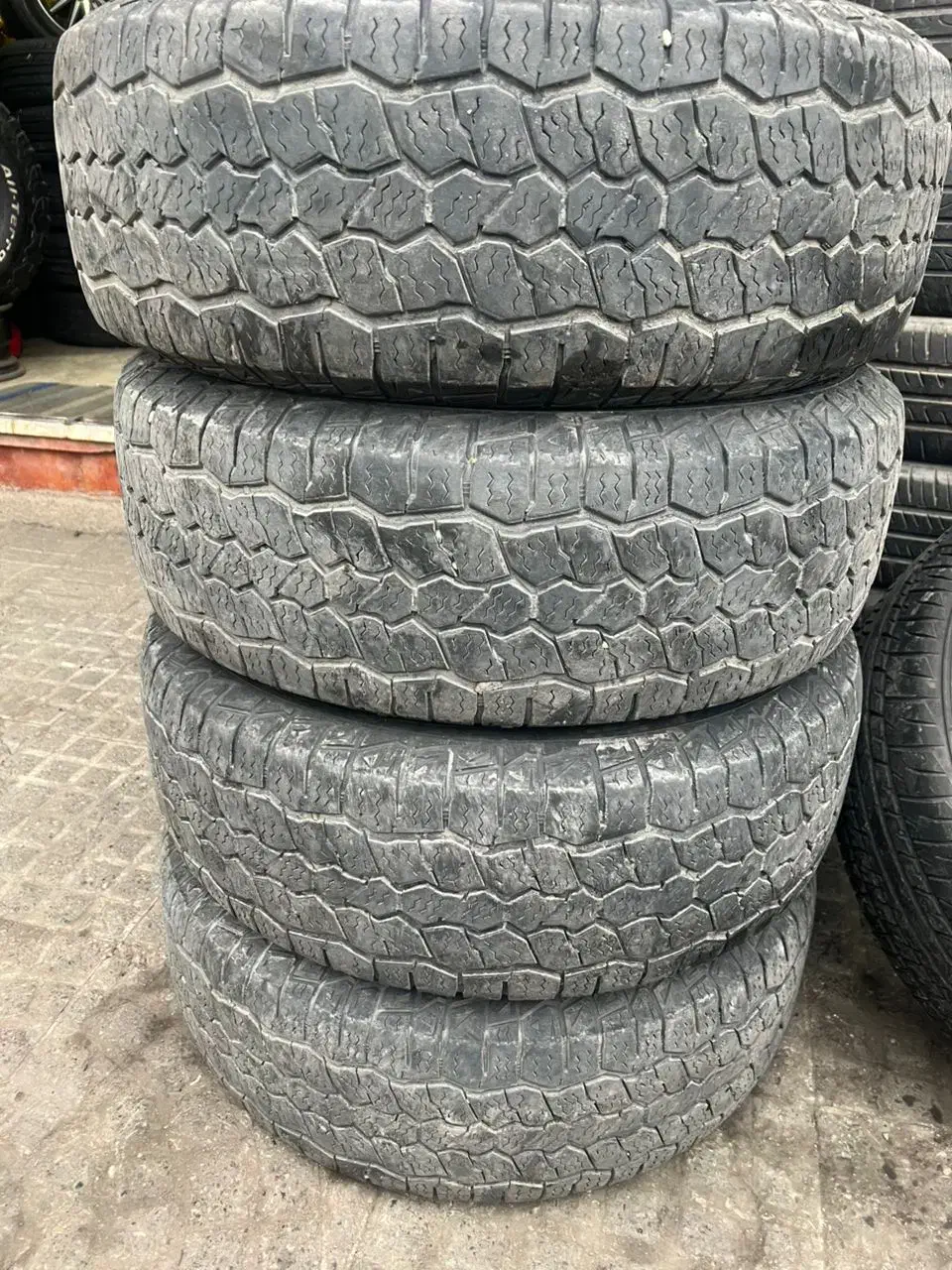 ۴ حلقه لاستیک رونیز و پاترول 245/70/16 سی درصد|قطعات یدکی و لوازم جانبی|تنکابن, |دیوار