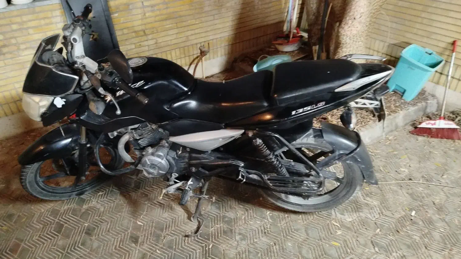 پالس ۱۳۵|موتورسیکلت|قشم, |دیوار