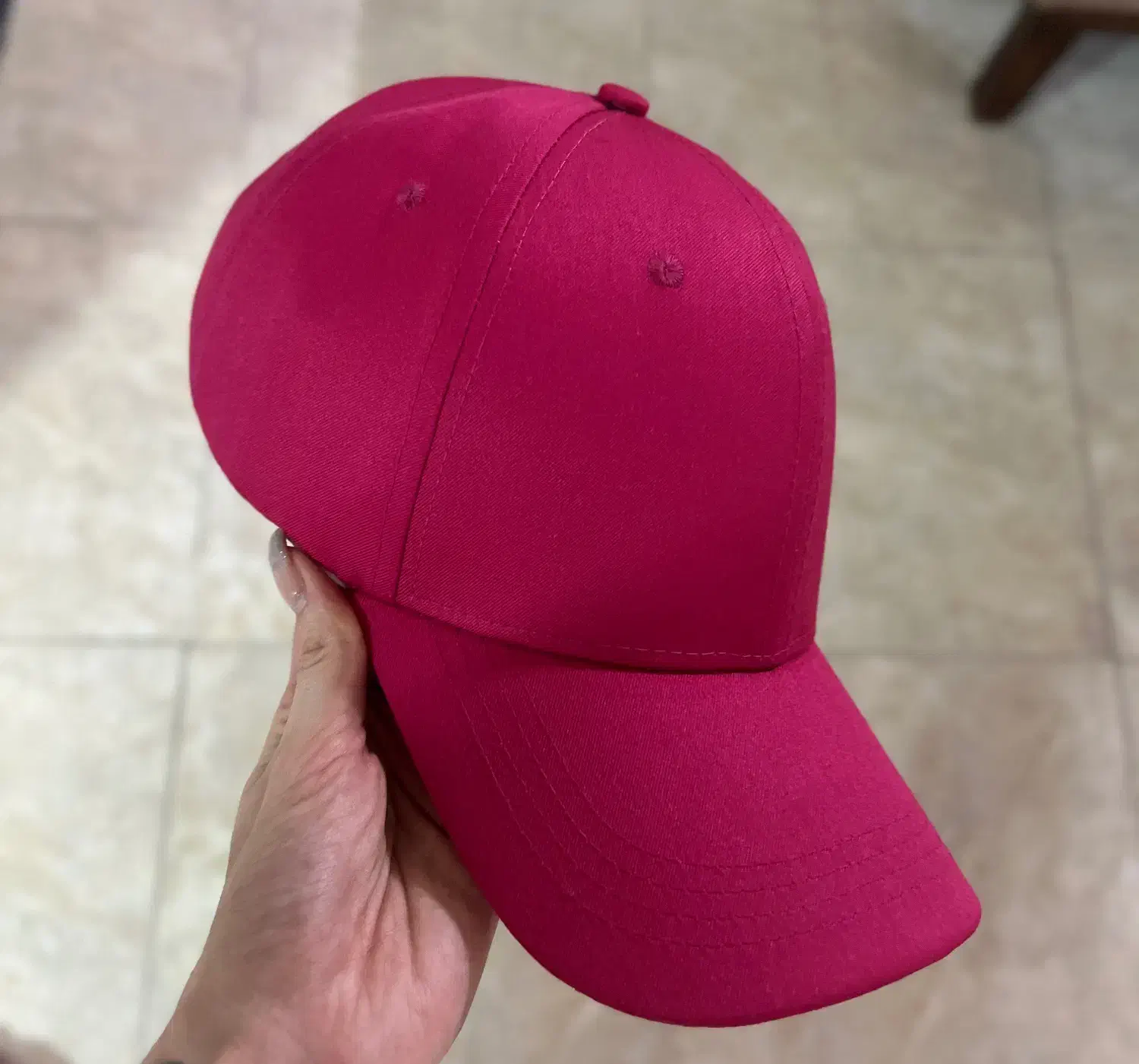 کلاه سرخ آبی دخترونه|لباس|رشت, گلزاران|دیوار