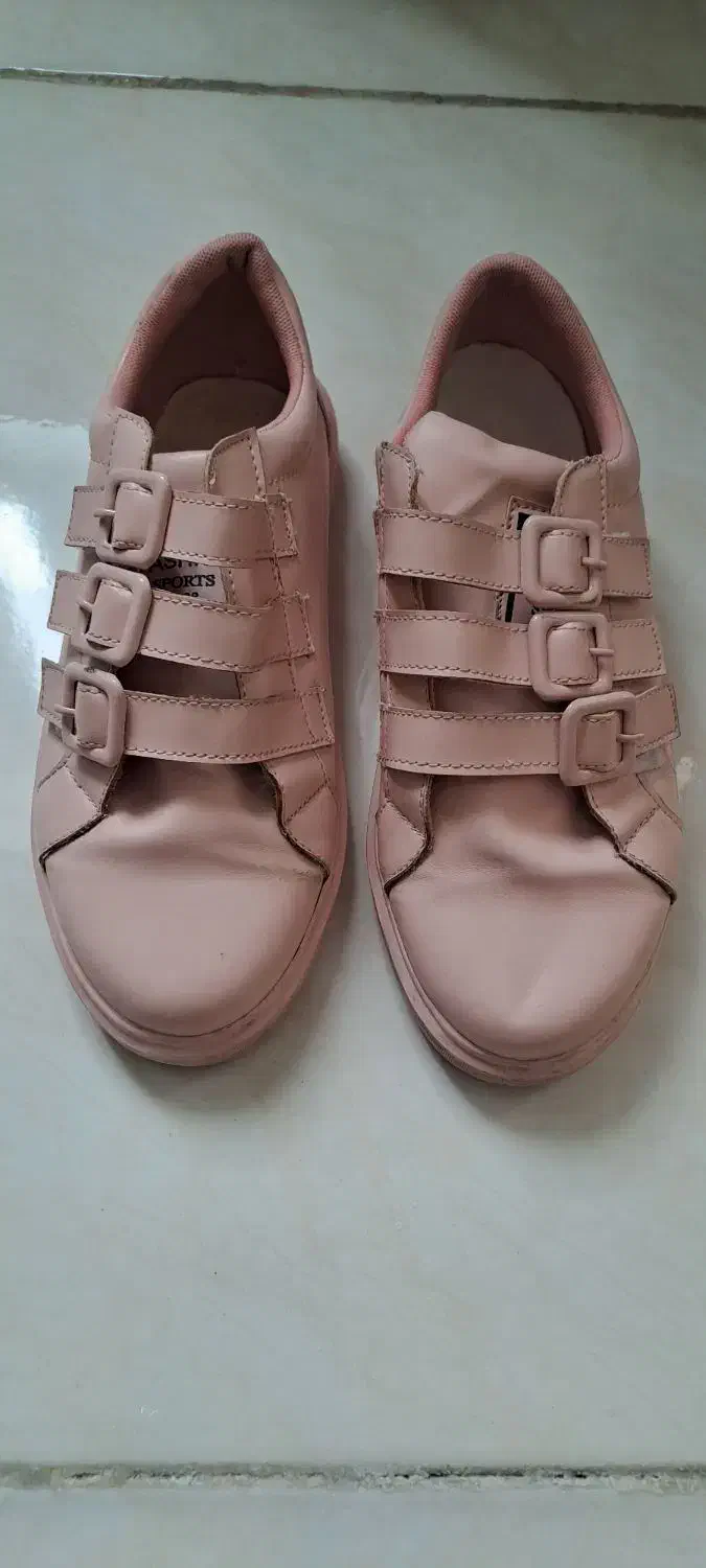 کفشی کتونی در حد نو سایز ۳۷|کیف، کفش، کمربند|آبدانان, |دیوار