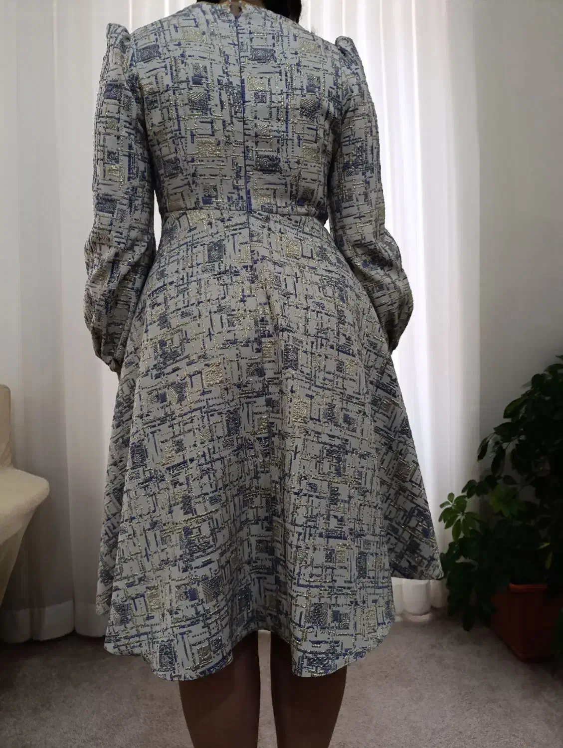 پیراهن|لباس|همدان, |دیوار