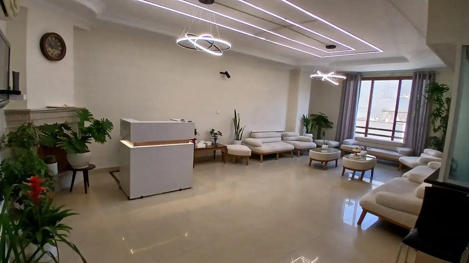 منشی مطب|استخدام درمانی، زیبایی، بهداشتی|تهران, سعادتآباد|دیوار