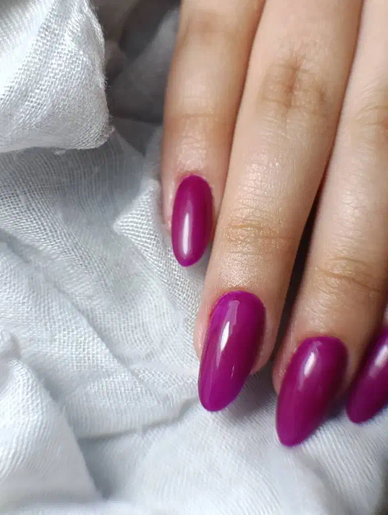 ارائه با کیفیت خدمات کاشت ناخن با سالن تک چهره|خدمات آرایشگری و زیبایی|بروجن, |دیوار