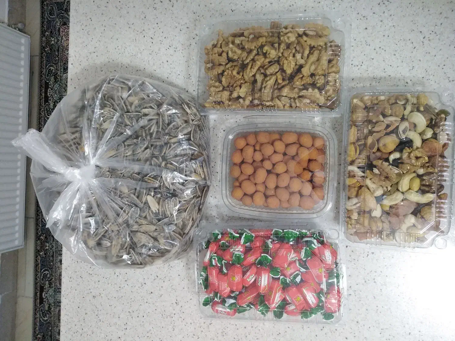 بلندترین شب|خوردنی و آشامیدنی|اشتهارد, |دیوار