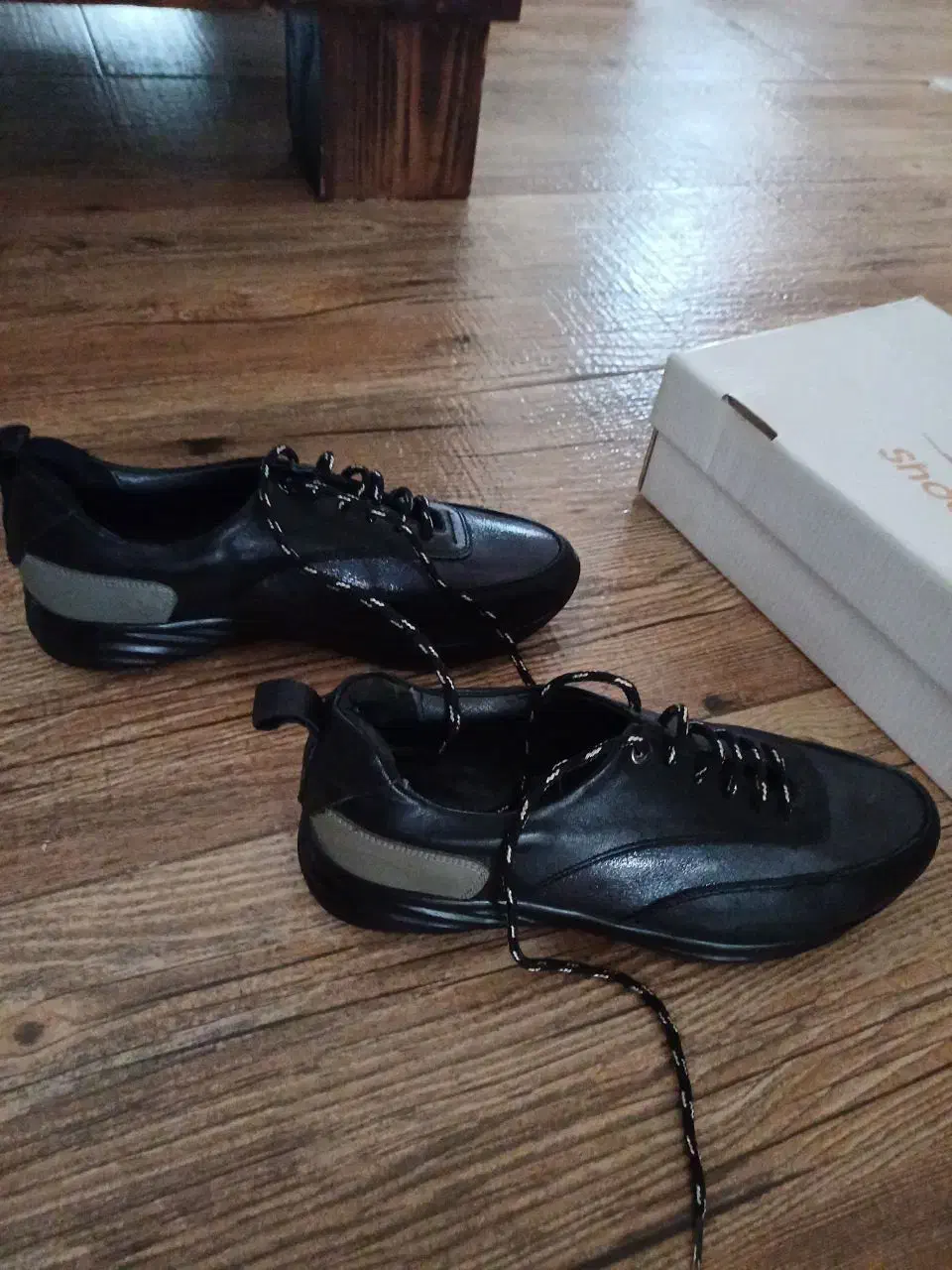 کتانی جهانی استایل - تمام چرم|کیف، کفش، کمربند|لاهیجان, رجایی|دیوار