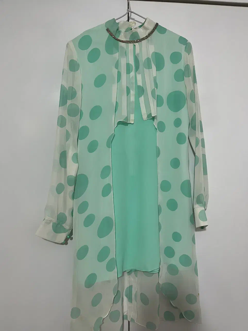 شومیز|لباس|رشت, استقامت ۱|دیوار