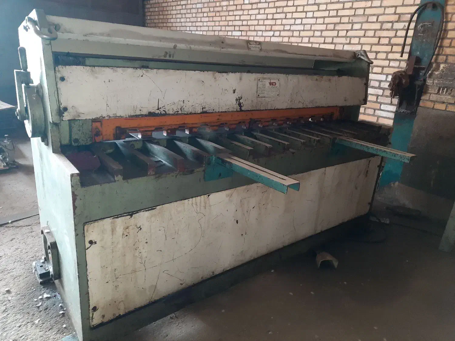 فروش گیوتین غلطک و اره اتیشی|ماشینآلات صنعتی|برخوار, |دیوار