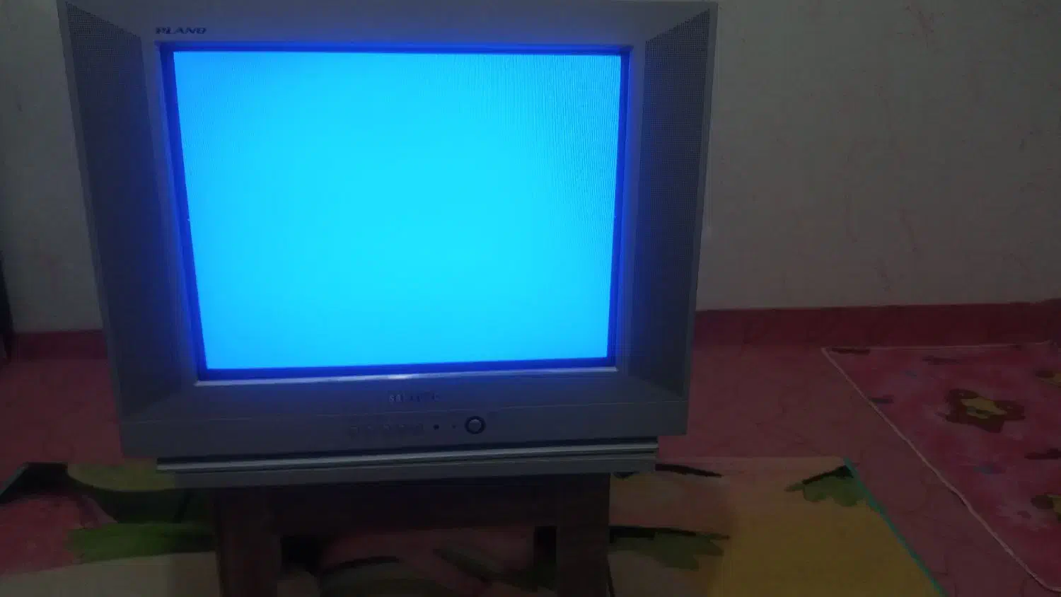 تلویزون|تلویزیون و پروژکتور|پرند, فاز ۵|دیوار