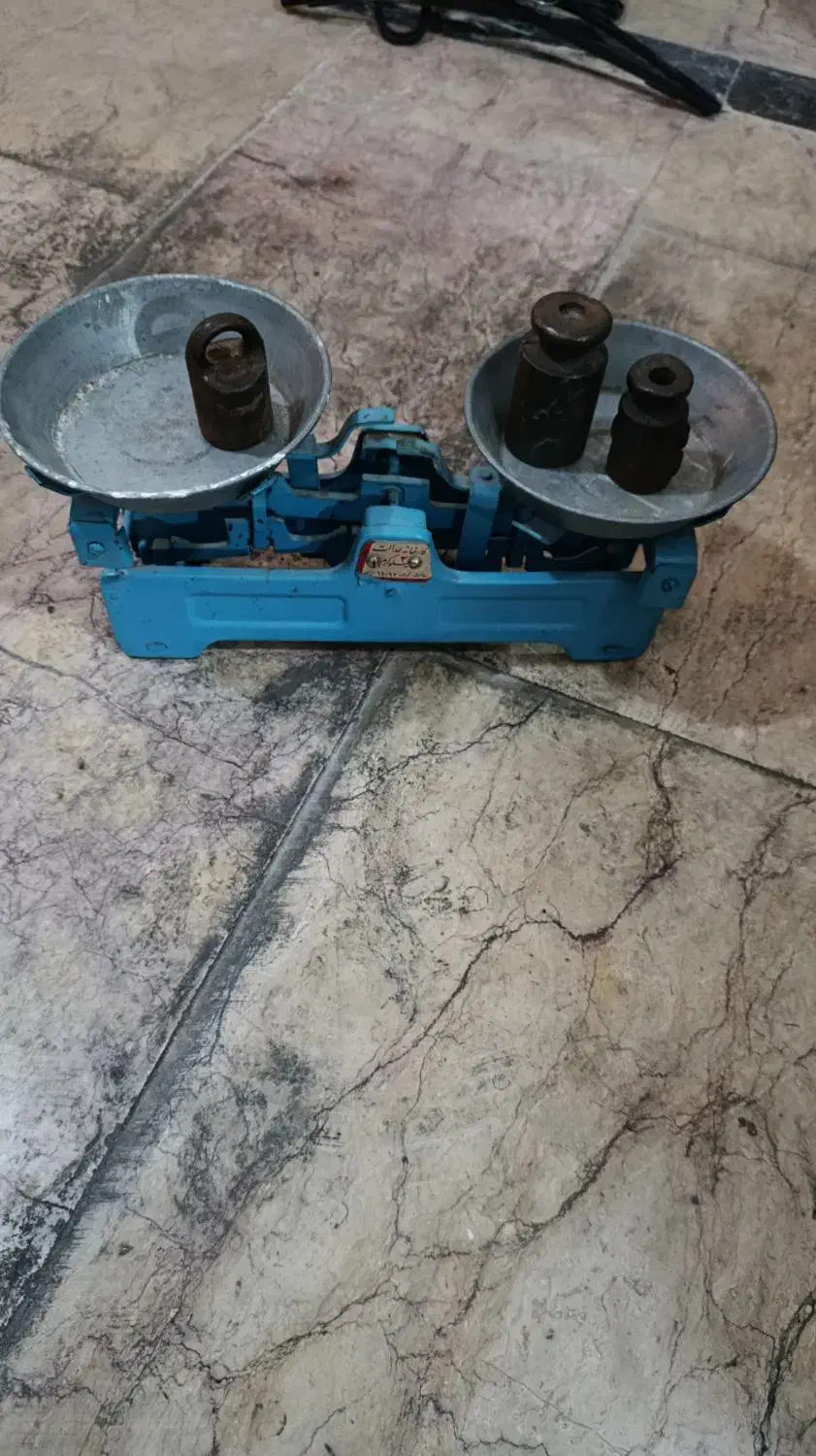 ترازوی قدیمی|کلکسیون اشیاء عتیقه|فردیس, شهرک شهید حسینی|دیوار