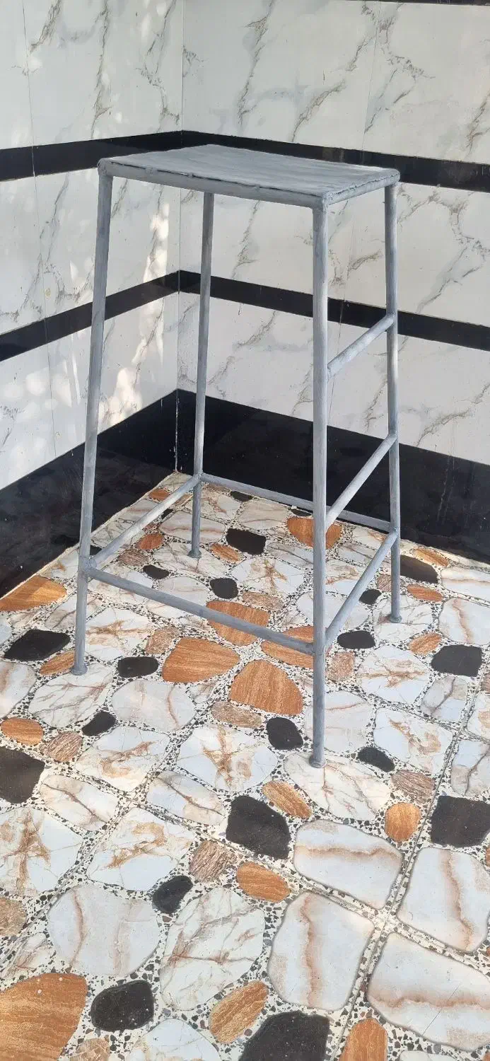 یک عدد چهارپایه|صندلی و نیمکت|شادگان, |دیوار