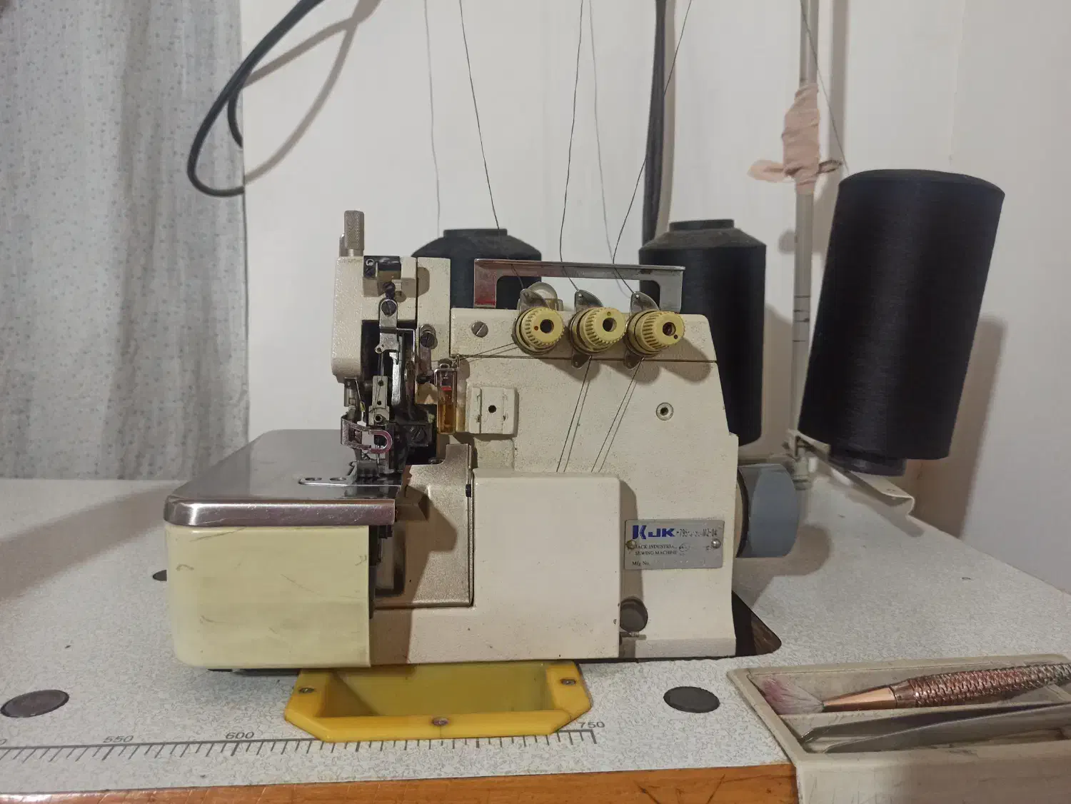 سردوز سه نخ|چرخ خیاطی و ریسندگی|فاروج, |دیوار