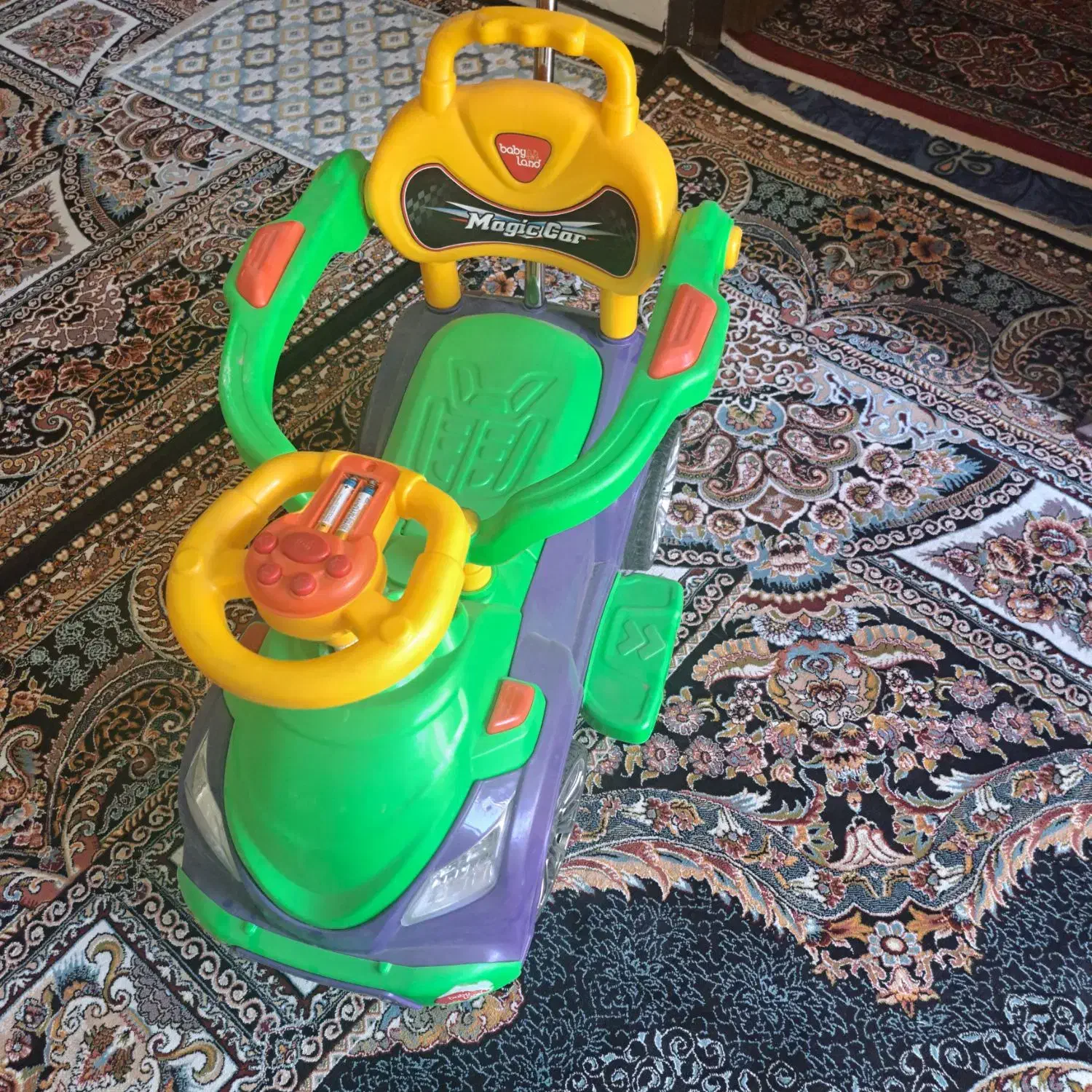 یک عدد ماشین بچه|اسباب و اثاث بچه|دورود, |دیوار