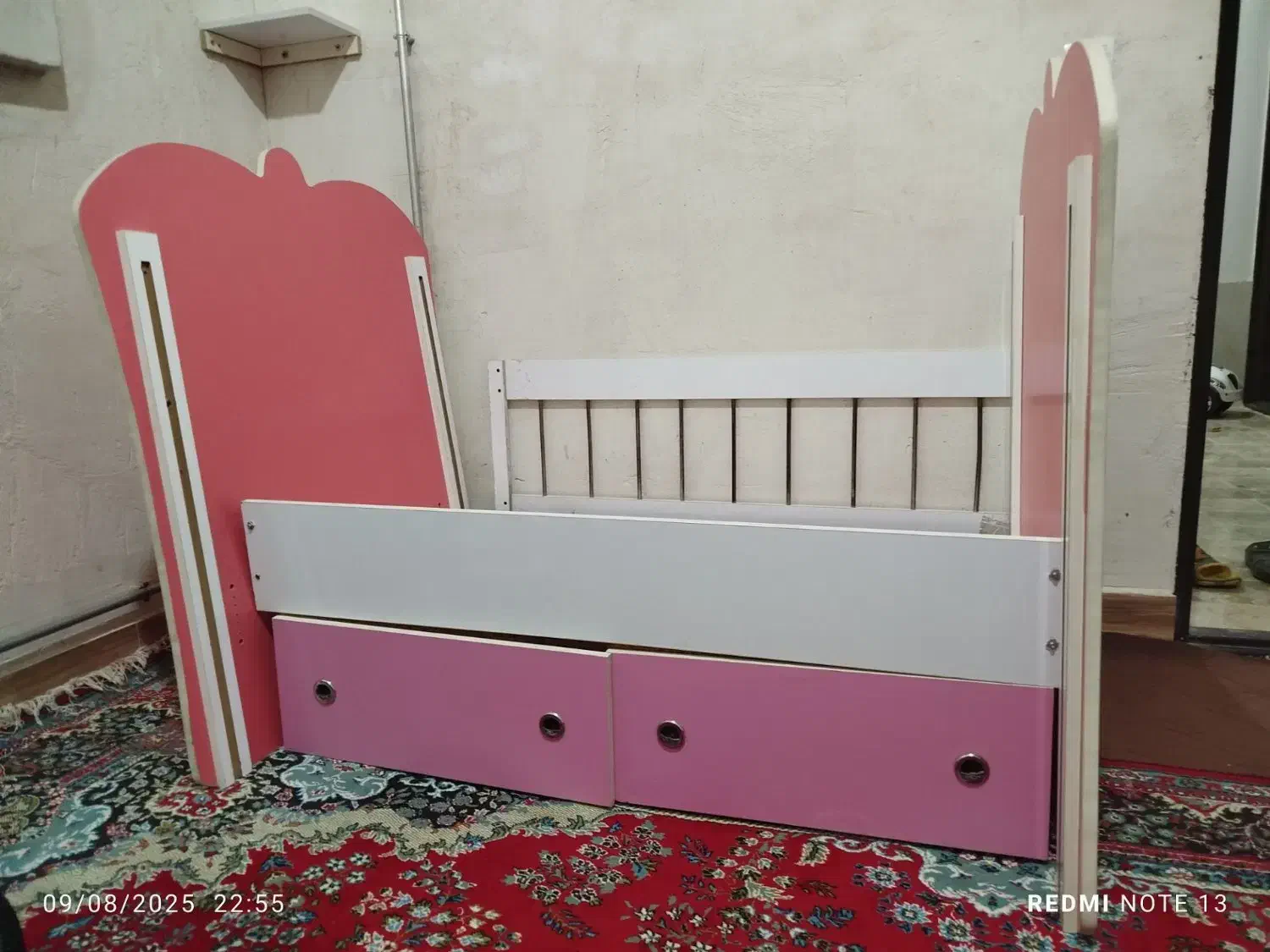تخت کودک کاملا سالم دارای دو کشو لباس و حصار|تخت و سرویس خواب|میاندوآب, |دیوار