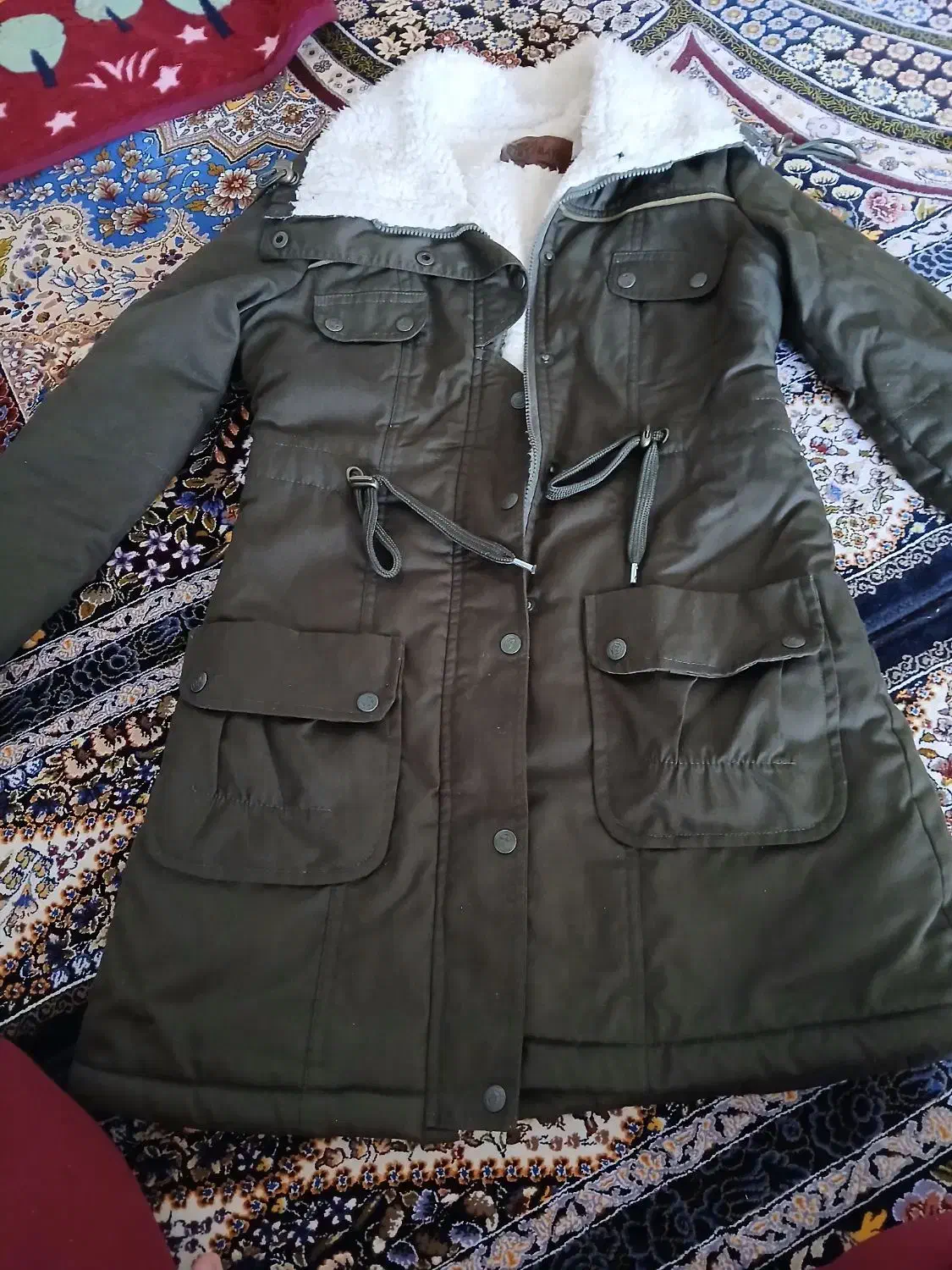 پالتو فروشی|لباس|فرمهین, |دیوار