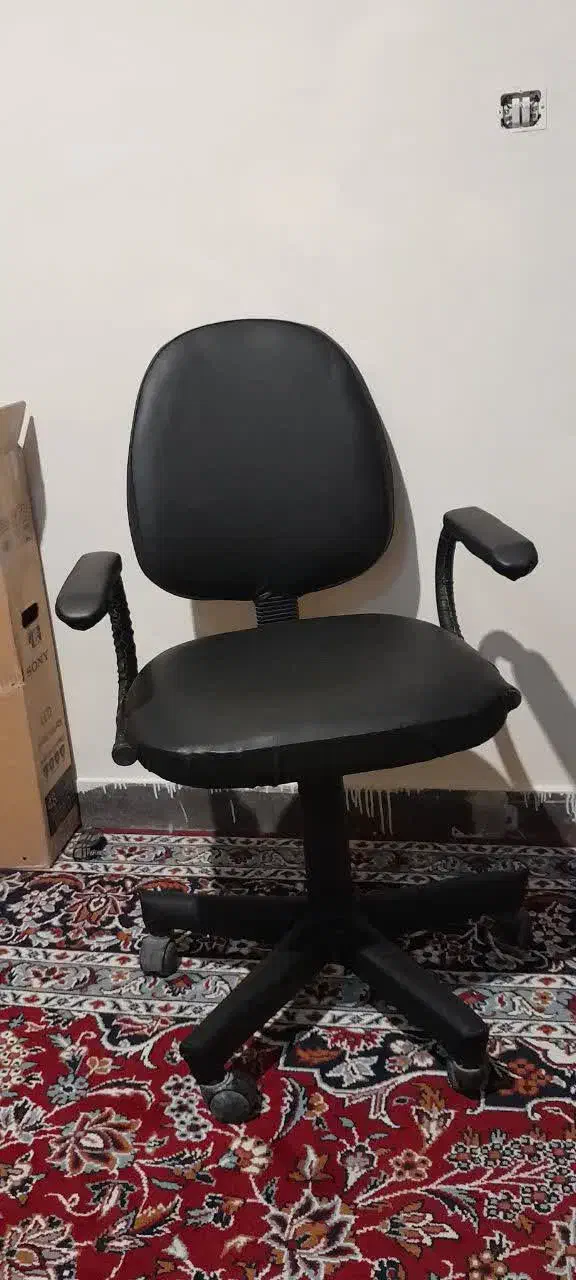 صندلی تمیز چرخشی و چرخ دار|صندلی و نیمکت|بروجرد, |دیوار