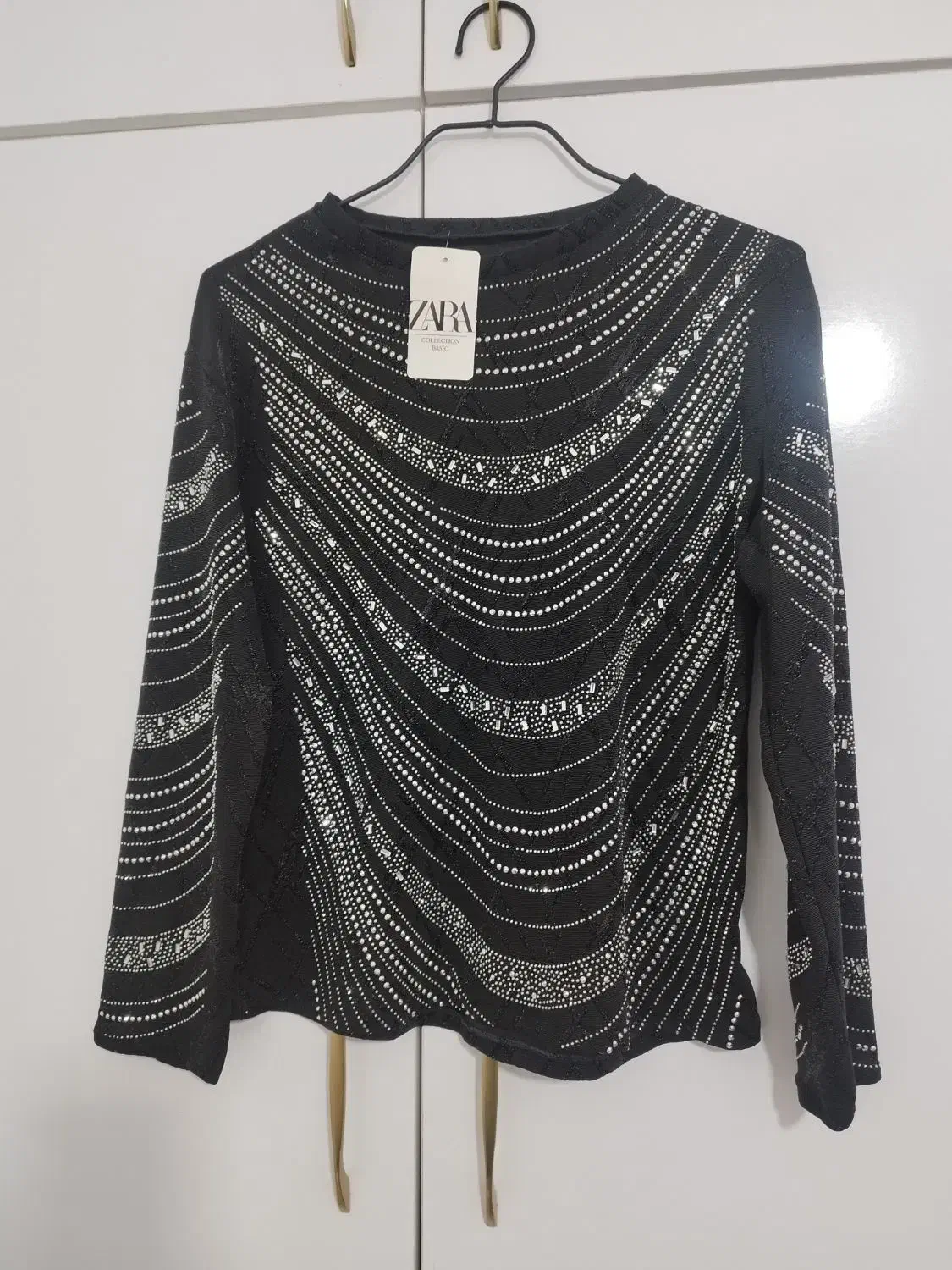 لباس مجلسی|لباس|رباط‌کریم, نصیرشهر|دیوار