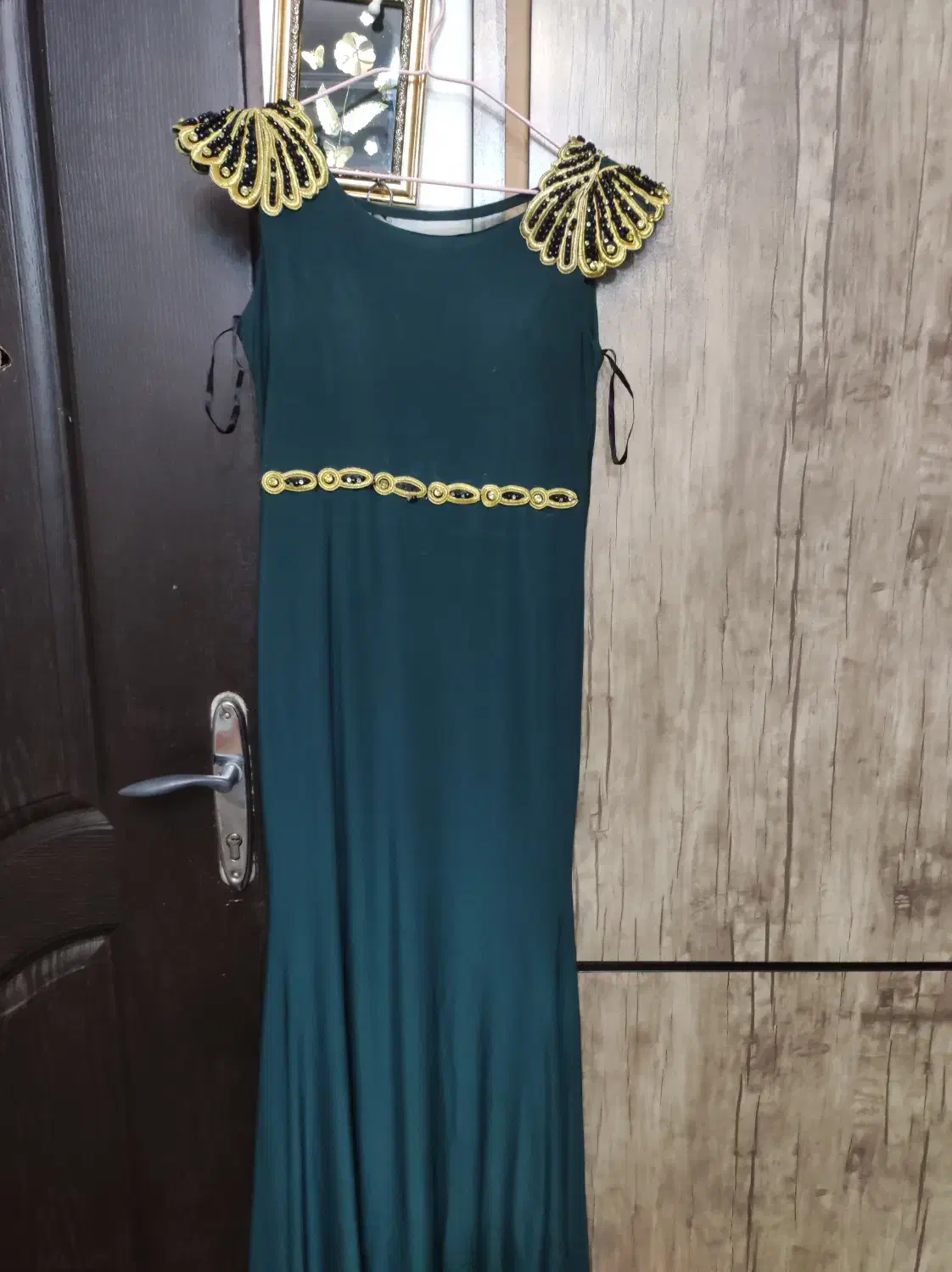 لباس مجلسی|لباس|لاهیجان, کوی آزادگان|دیوار