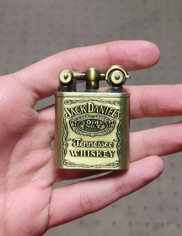 فندک سوپر کلاسیک جک دنیلز|کلکسیون اشیاء عتیقه|اردبیل, |دیوار