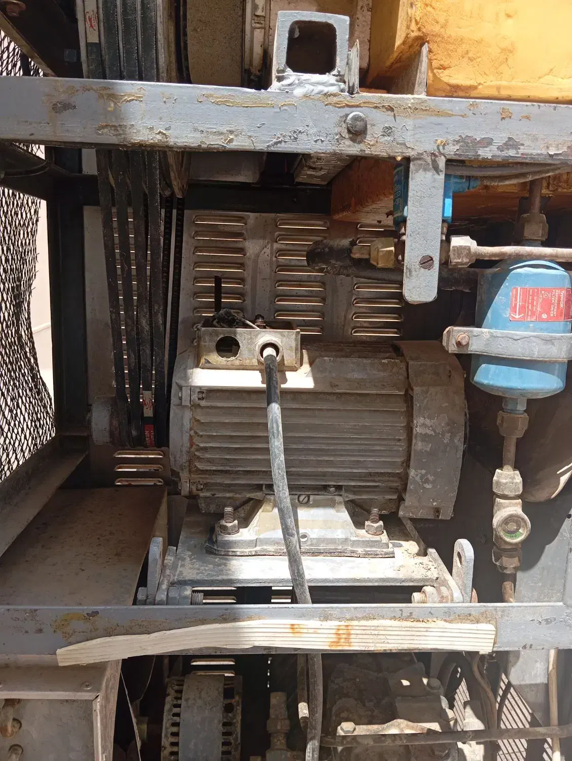 بستنی قیفی نیک نام|فروشگاه و مغازه|شیرینسو, |دیوار