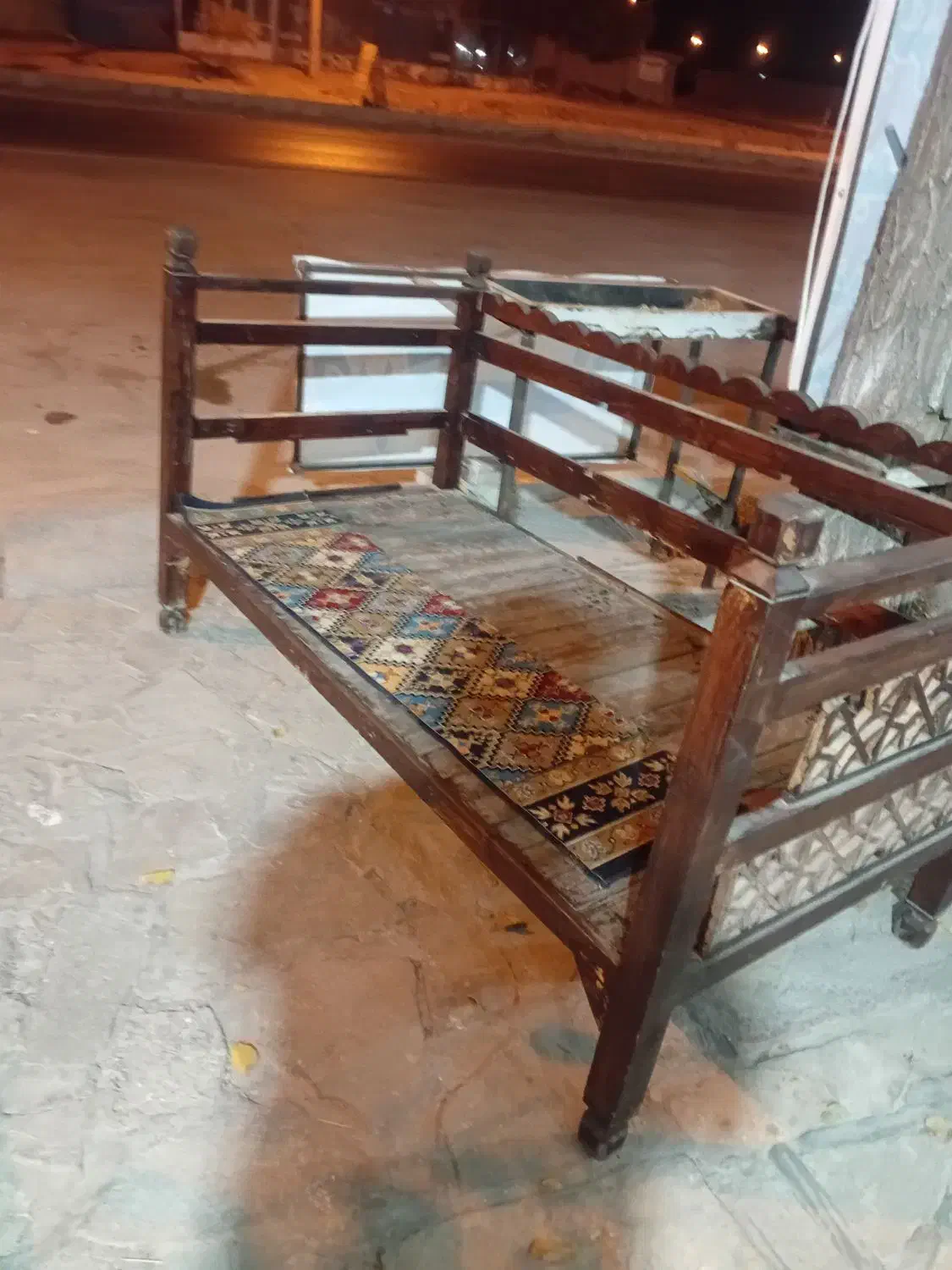 تخت قهوه خانه غرق اباد|تخت و سرویس خواب|نوبران, |دیوار