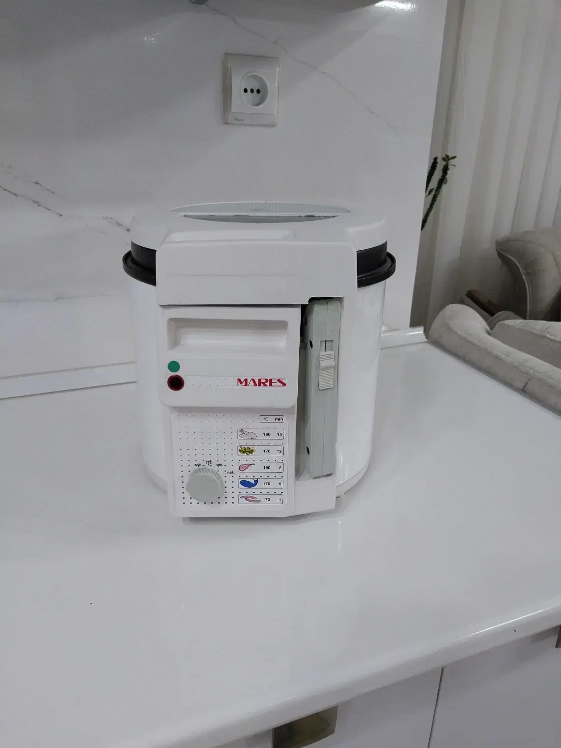 سرخ کن نو و آکبند (با روغن)|اجاق گاز و لوازم برقی پخت‌وپز|تربت جام, شهرک آزادگان|دیوار