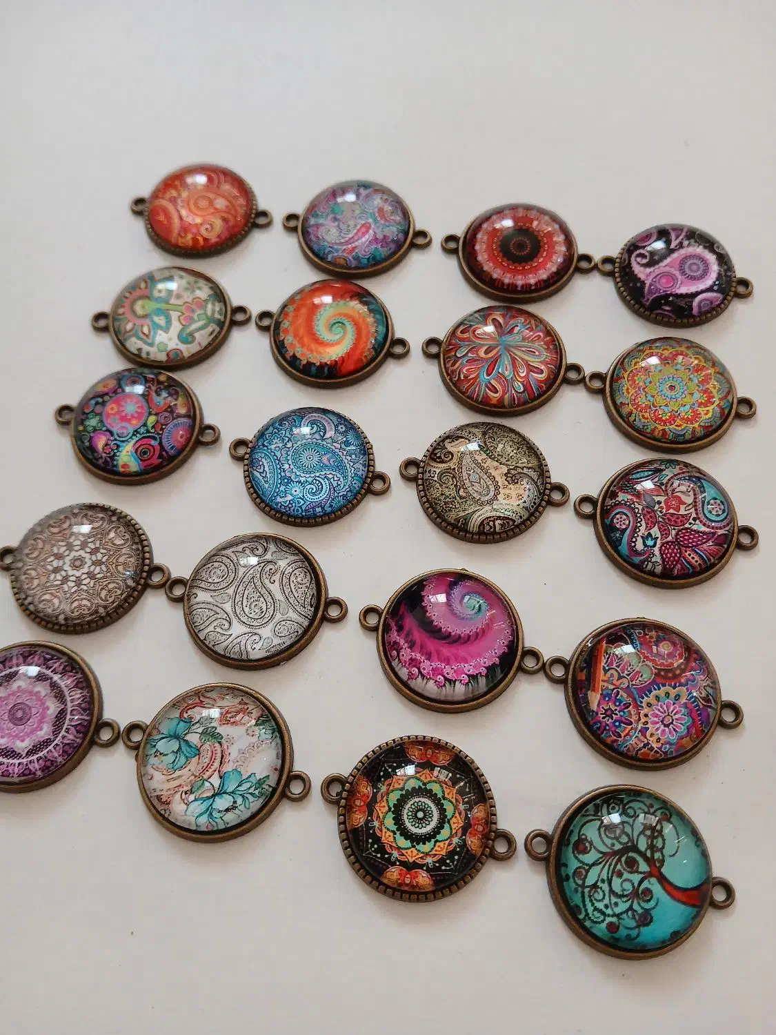 فروش تعدادی پلاک و دستبند بصورت یکجا|بدلیجات|شیراز, سیاه سنگ|دیوار