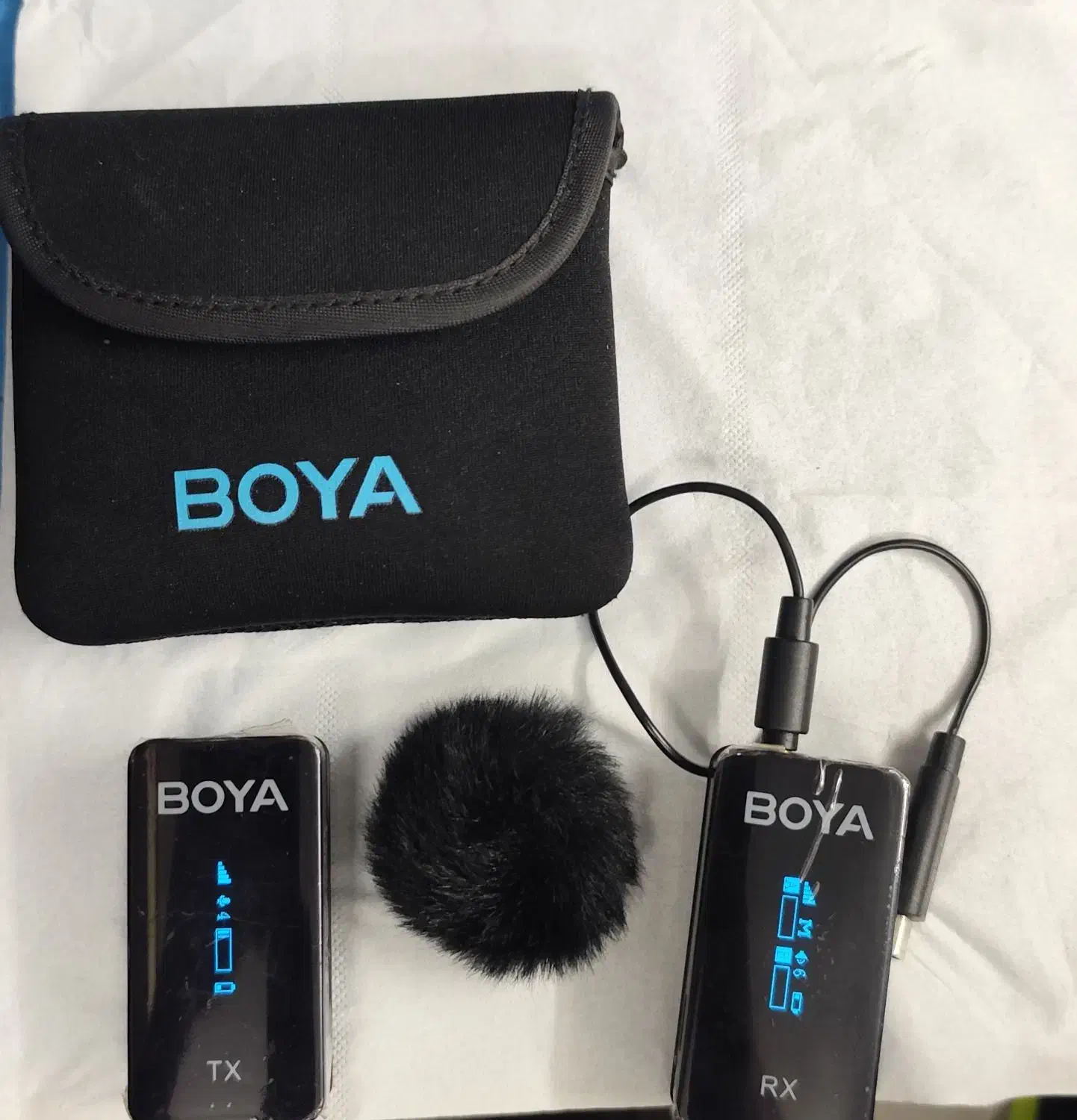 میکروفن یقه ای بویا .|صوتی و تصویری|تربتحیدریه, بوستان باغ ملی|دیوار