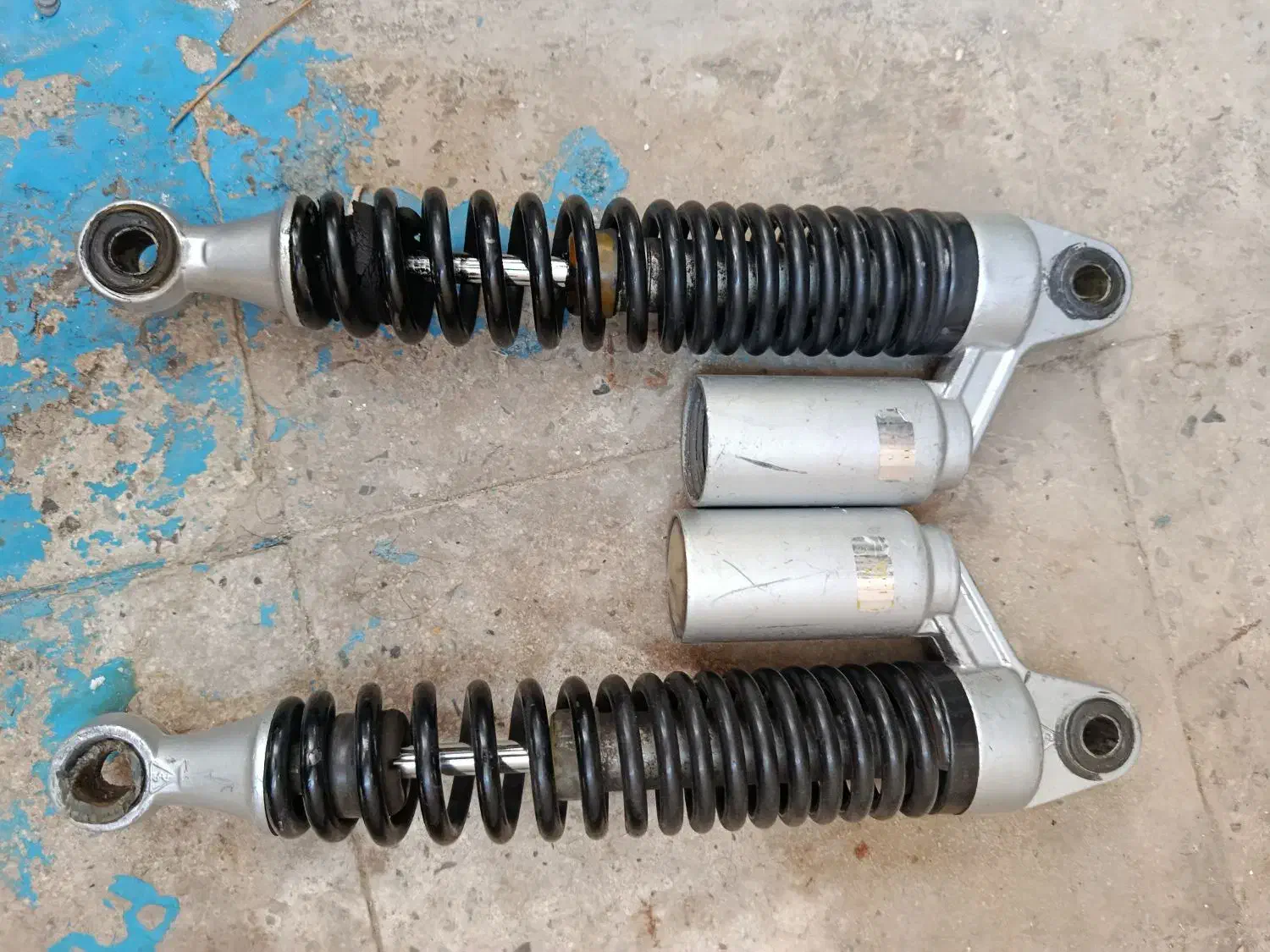 کمک گازی بادی هست سالم در حد نو|قطعات یدکی و لوازم جانبی|قرچک, زیبا شهر|دیوار