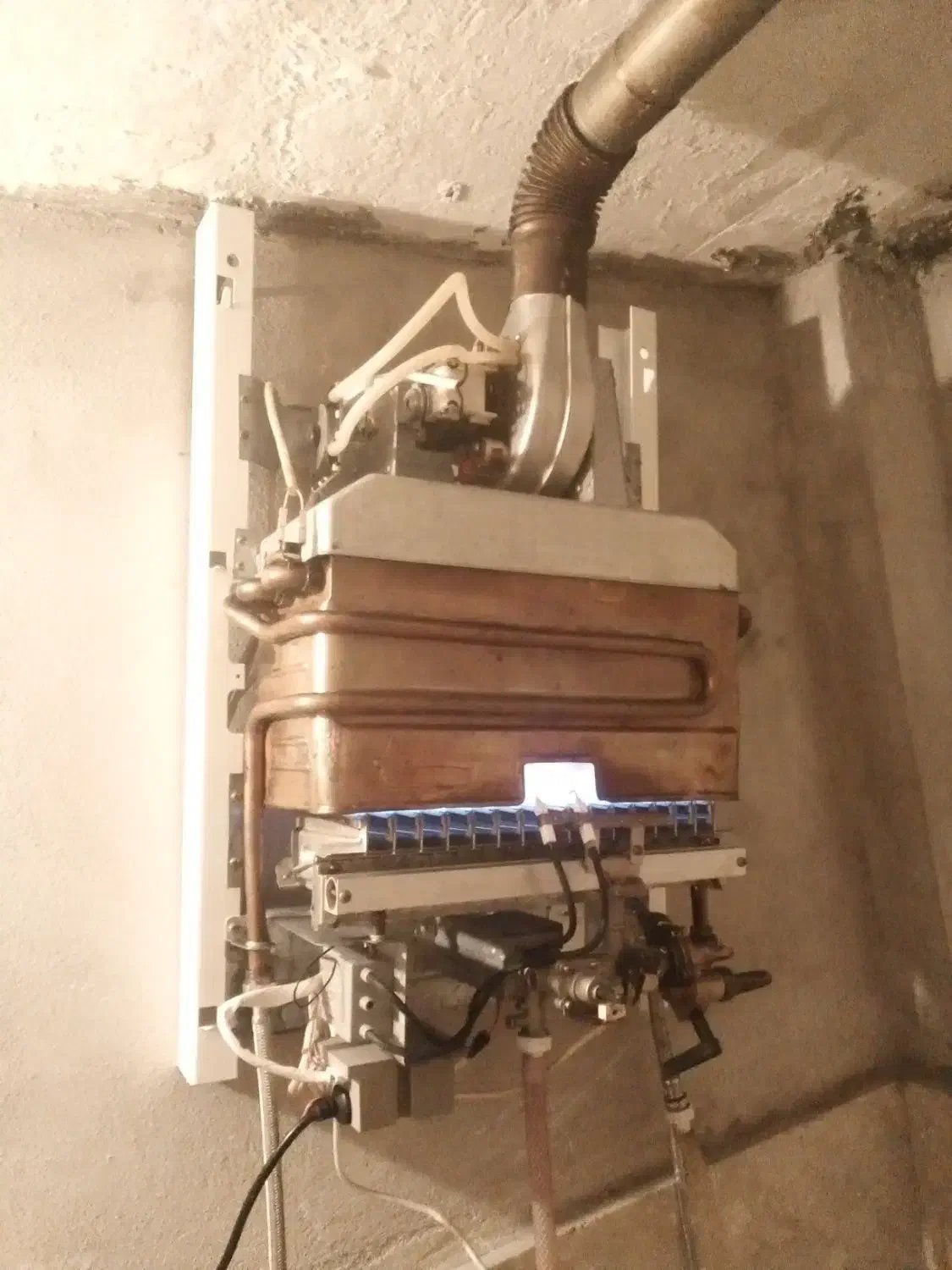 آبگرمکن دیواری بوتان|آبگرمکن، پکیج، شوفاژ|ساری, |دیوار