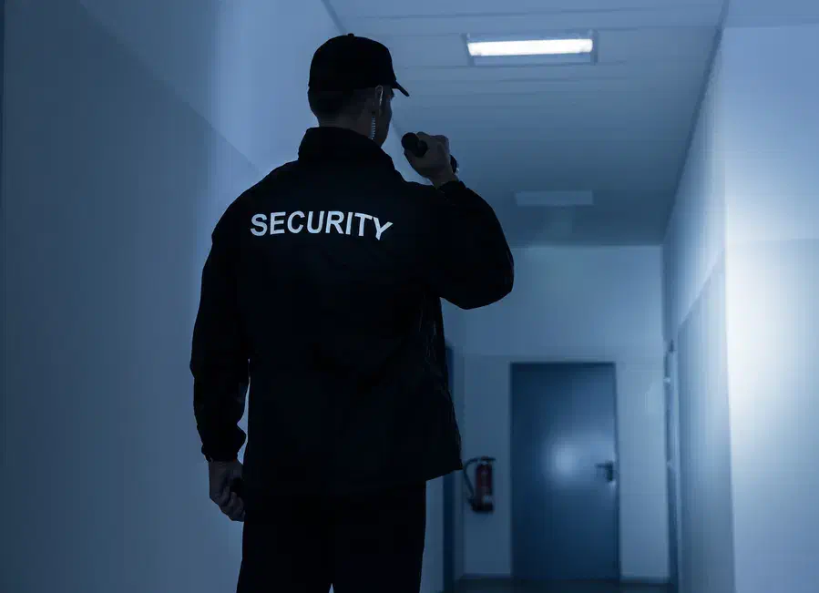 نگهبان و حراست|استخدام سرایداری و نظافت|گرمسار, |دیوار