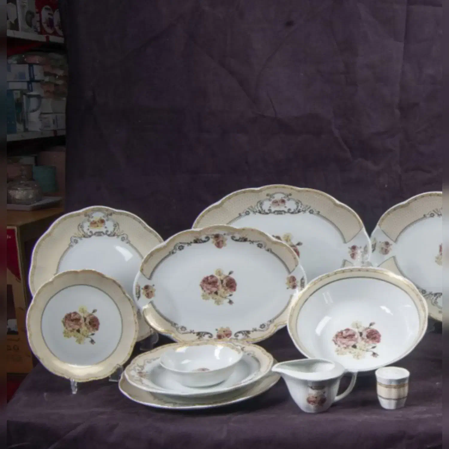 سرویس ۱۸ نفره چینی مقصود نو واکبند|ظروف سرو و پذیرایی|ایلام, |دیوار