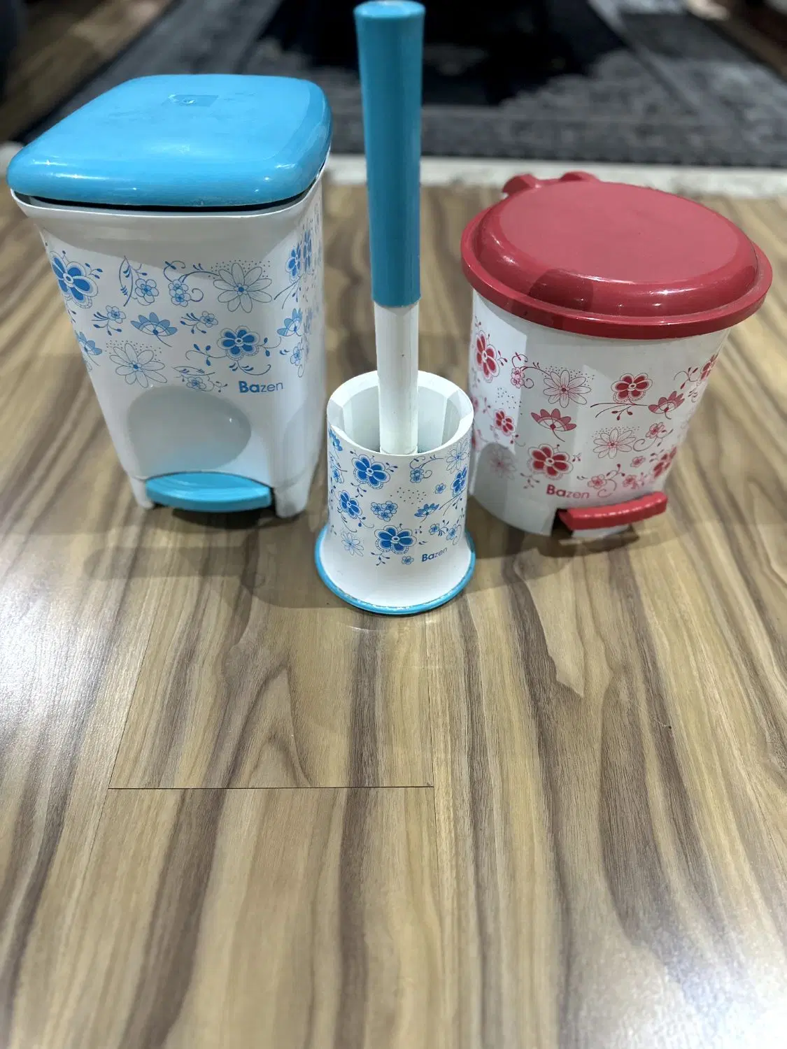 سطل آشغال و فرچه سرویس بهداشتی درحد نو فقط کلی|لوازم سرویس بهداشتی|تهران, ستارخان|دیوار