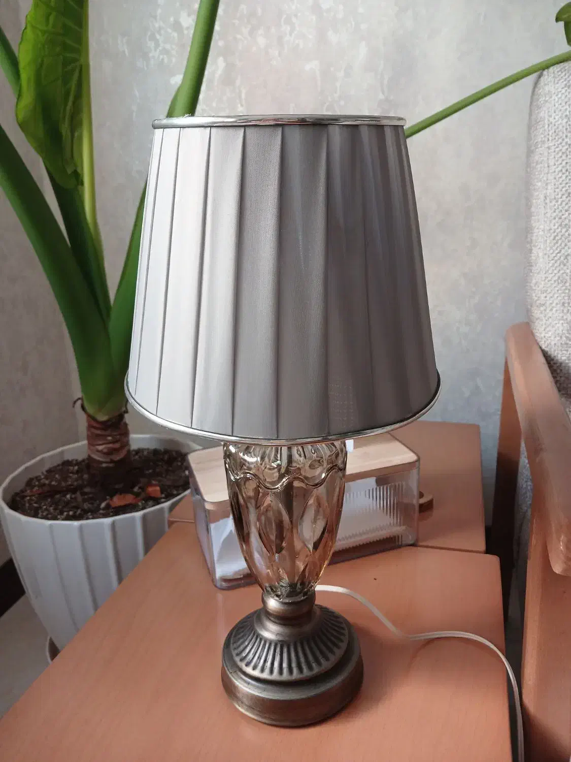 آباژور|چراغ خواب و آباژور|پرند, فاز ۶|دیوار