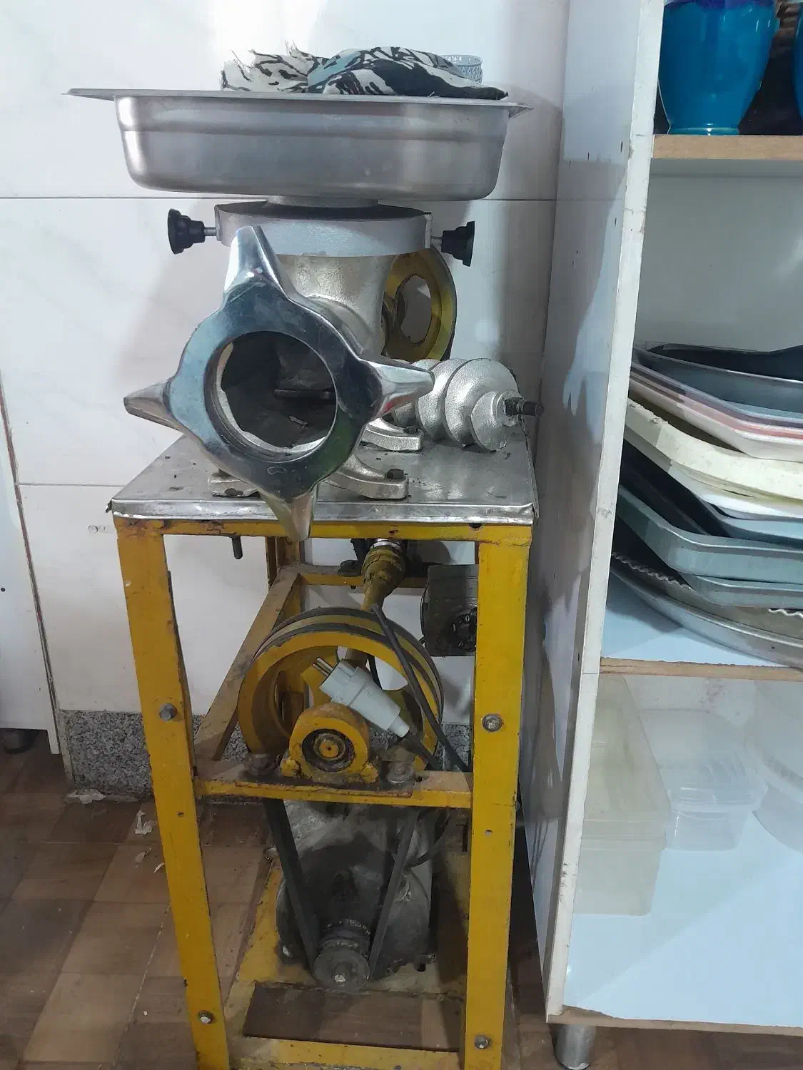 چرخ گوشت|خردکن، آسیاب، غذاساز|کنگاور, |دیوار