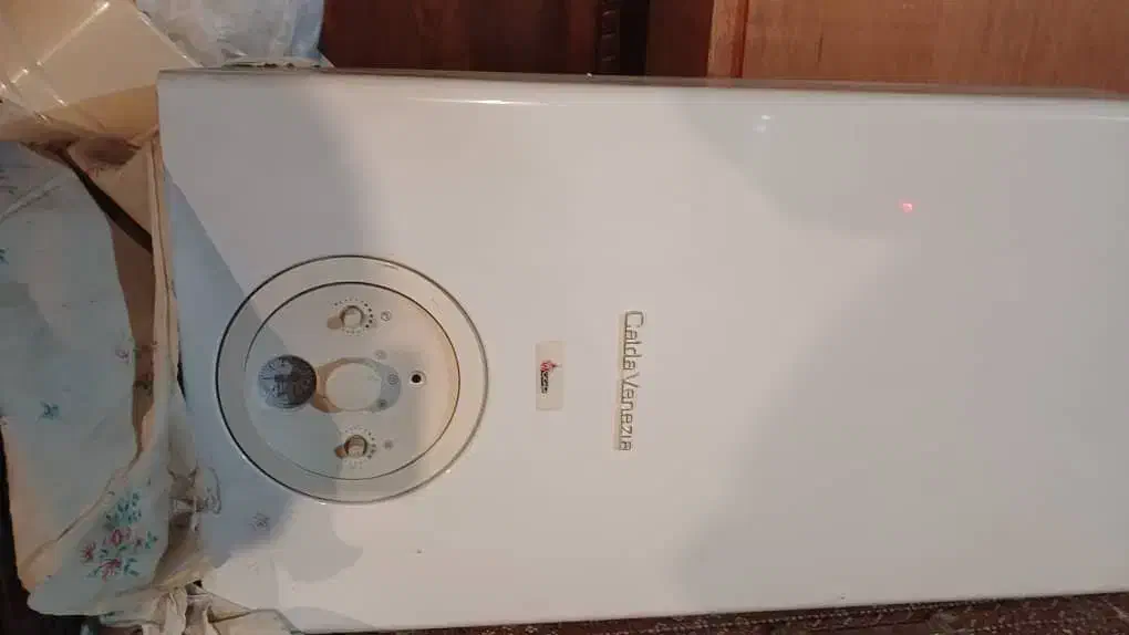 پکیج ۲۴۰۰۰ بوتان کالدا ونیزا|آبگرمکن، پکیج، شوفاژ|رشت, منظریه|دیوار