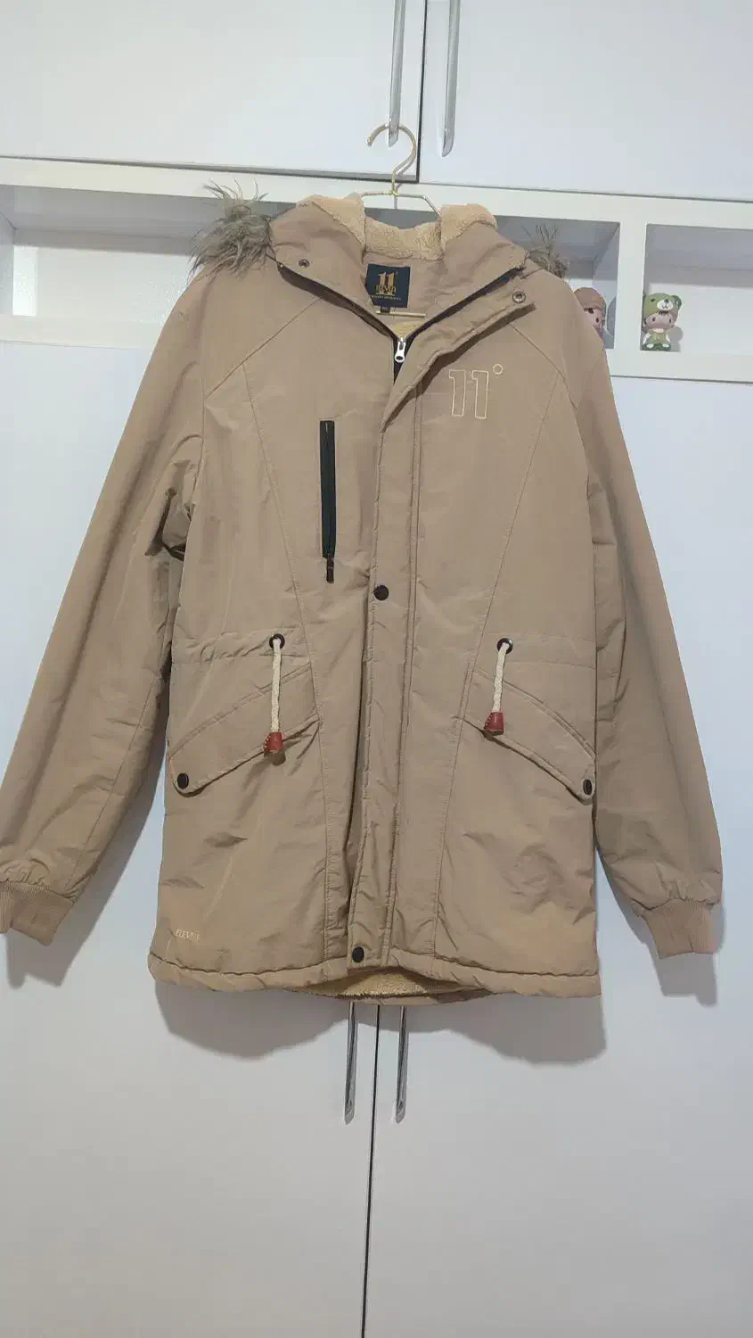 کاپشن اوور ضد آب داخل خز|لباس|قروه, |دیوار