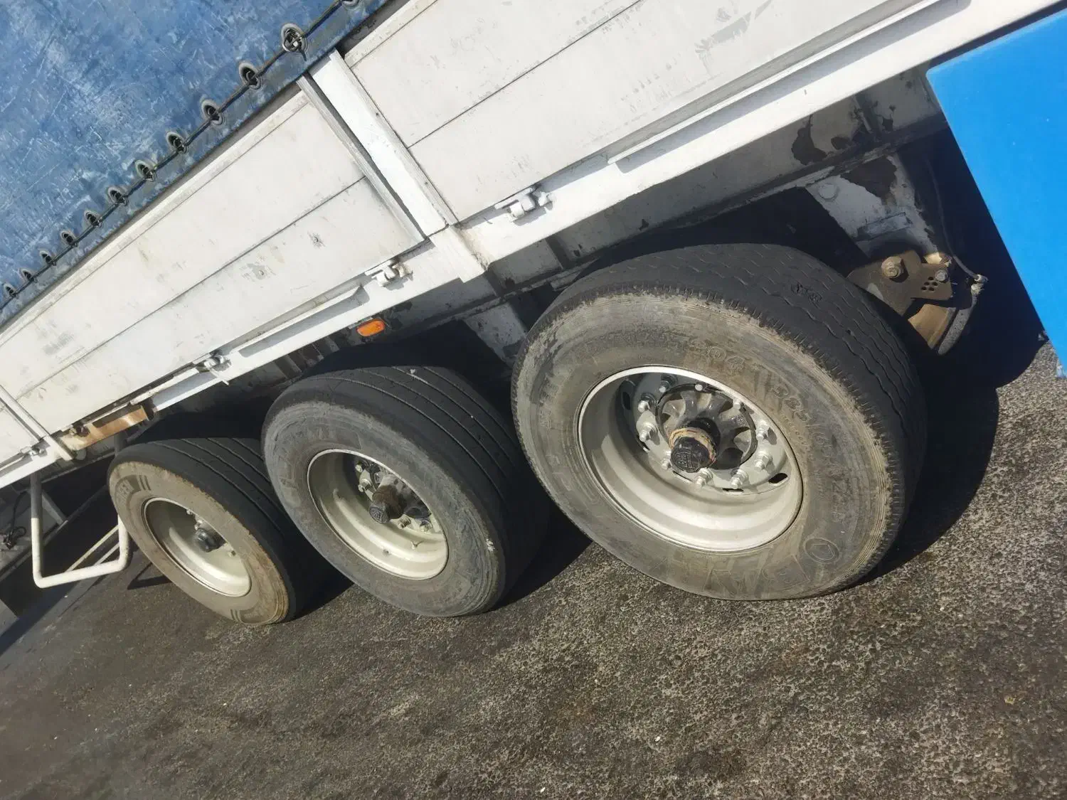 چادری|خودرو سنگین|تربتحیدریه, بالا ولایت|دیوار