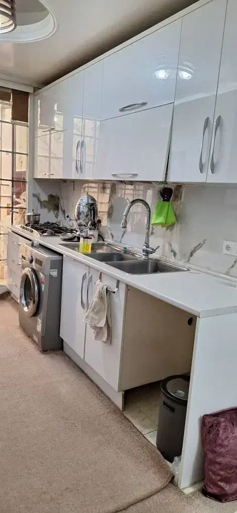 63مترطبقه1پارکینگ1خوابه آسانسور خ حیدری ک درختی